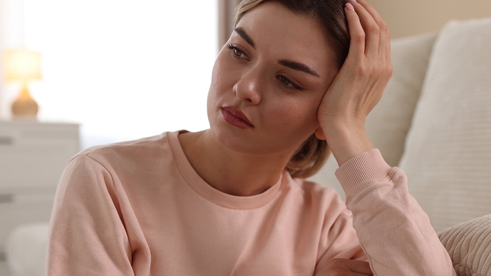 A therapist who’s spent decades treating emotionally neglected kids as adults says they share 5 relationship struggles — and the cruelest one is feeling alone in rooms full of people who love them