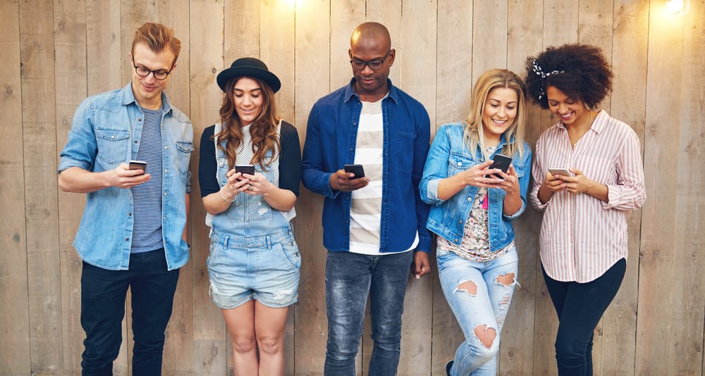 16 Signs You Lack Social Etiquette (And Why It Matters)