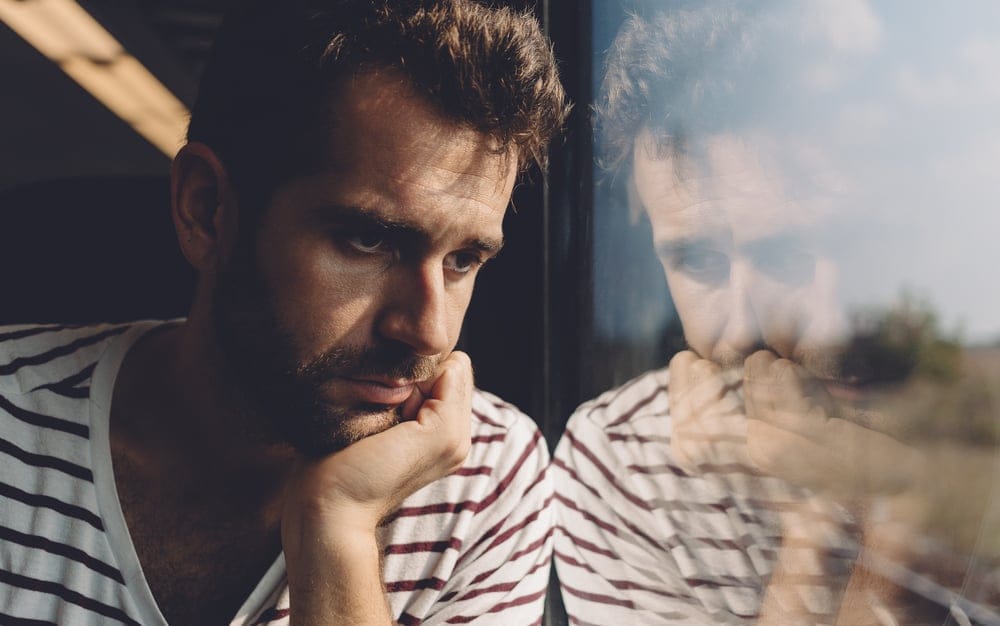 15 Signs You Grew Up Without Any Emotional Support