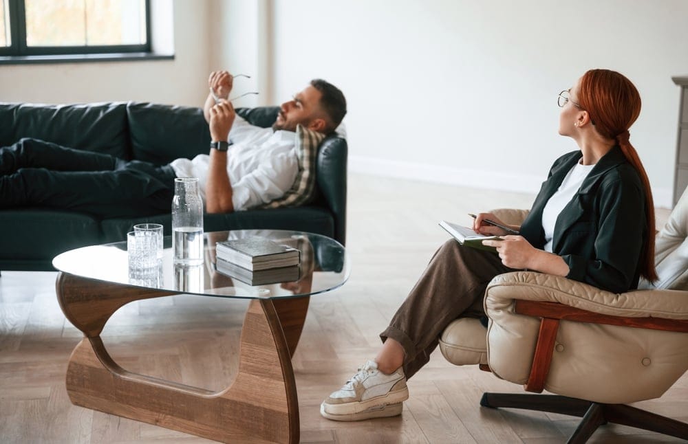 8 Reasons All Men Should Go To Therapy