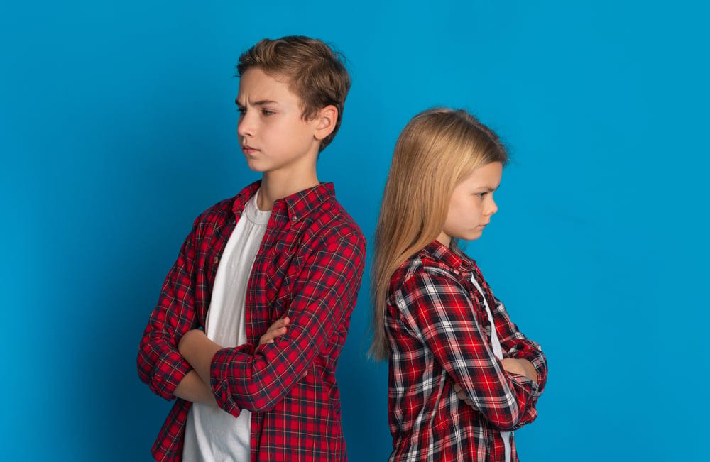 13 Subtle Signs Your Parents Accidentally Turned You And Your Sibling Into Rivals