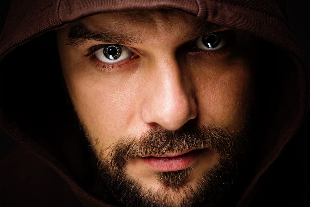 15 Red Flags of Narcissistic Stalking to Be Aware Of