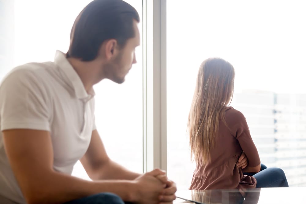 13 Signs He’s Already Gone Emotionally (Even If He Hasn’t Physically Left)