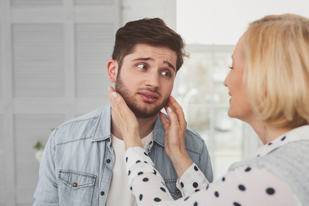 17 Ways Parents Accidentally Make Their Adult Children Feel Inferior