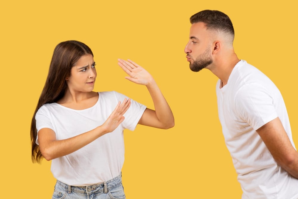 15 Bad Habits That Scream “I’m Not A Good Person”