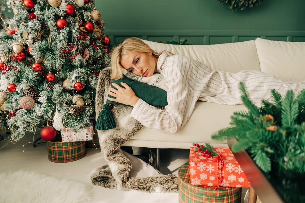 13 Ways to Survive the Holiday Season if You’re Lonely