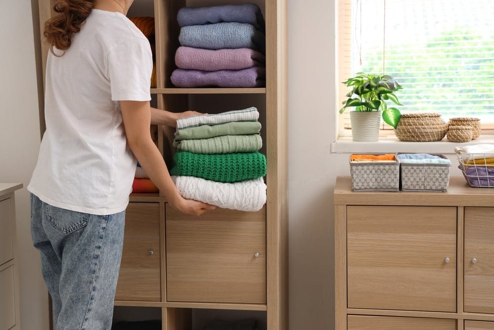 14 Quirky Behaviors That Actually Reveal Deep Emotional Trauma