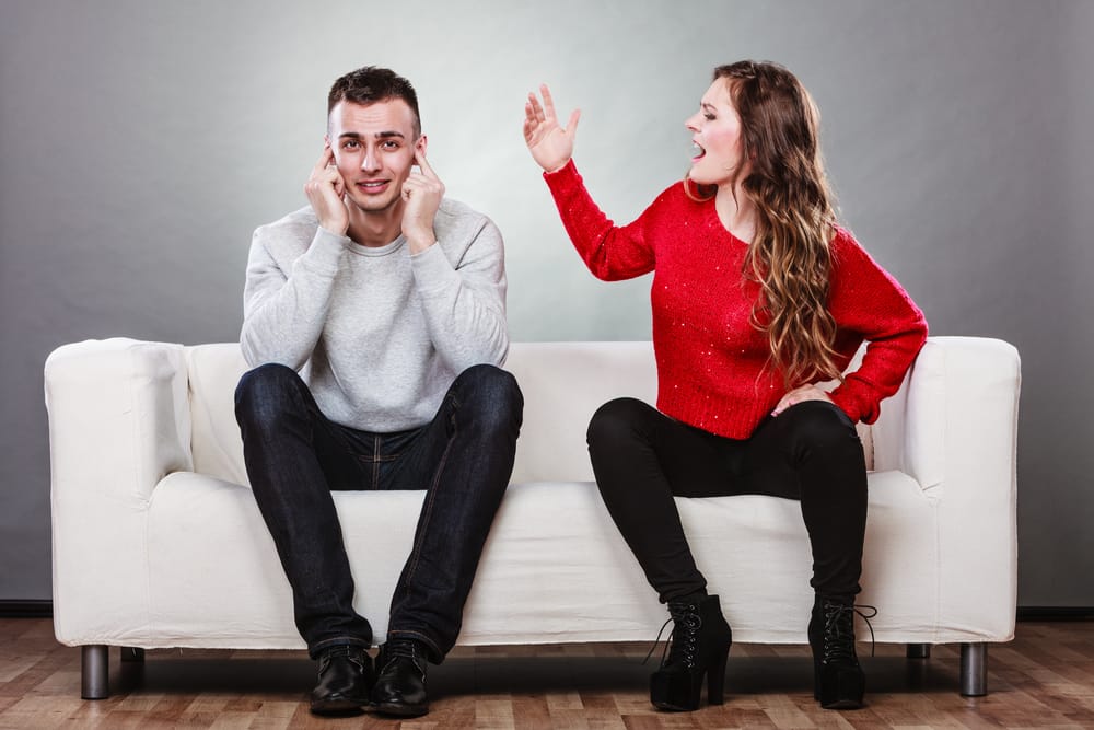 15 Things Husbands Do That Make The Marriage Feel One-Sided
