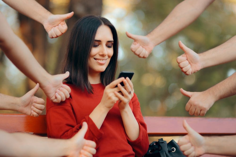 15 Signs You’re Addicted To Praise—And The Psychology Behind Why