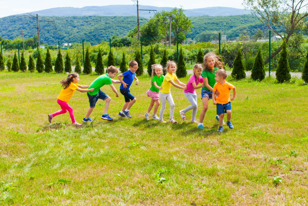 14 Boomer-Era Parenting Rules That Make Today’s Parents Cringe