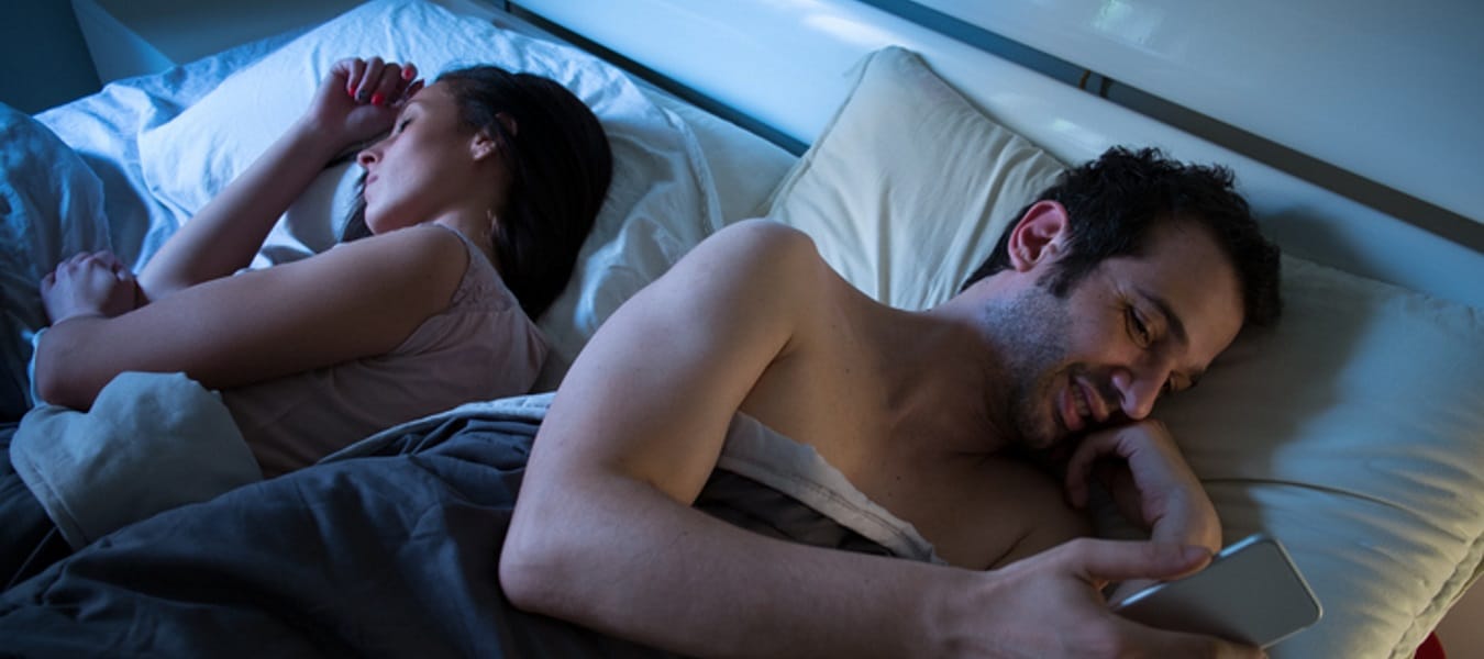 Is Your Partner Using Facebook To Cheat On You? 6 Signs To Look Out For