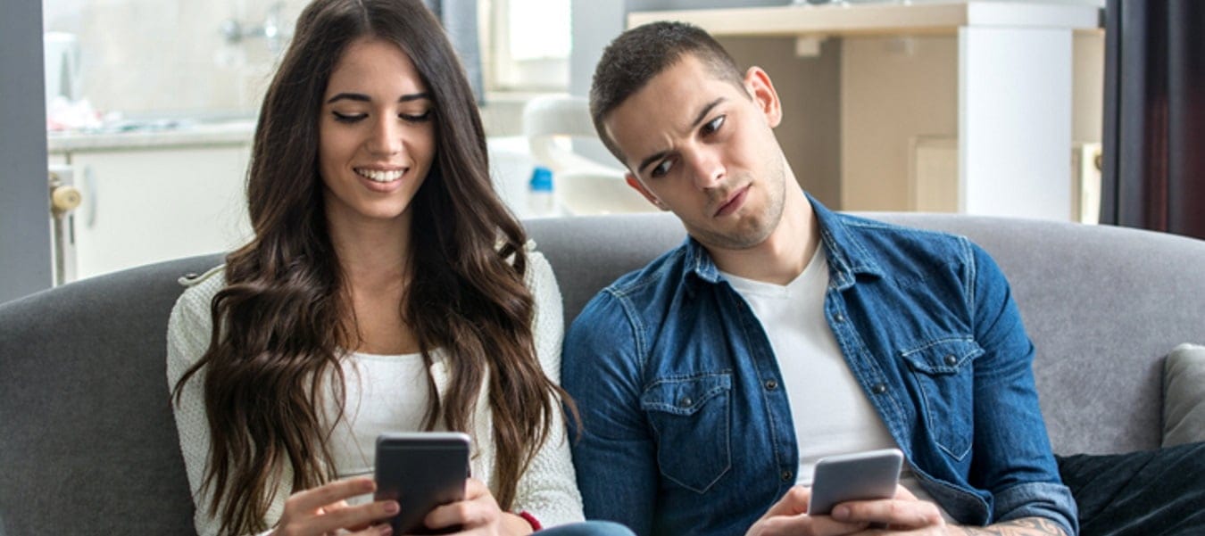 Guys Look Through Their Partner’s Phone More Than Women, Study Shows
