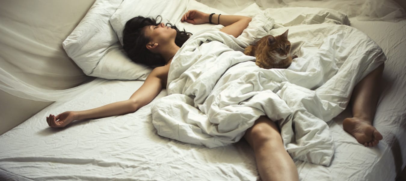 7 Reasons You Should Be Sleeping Naked
