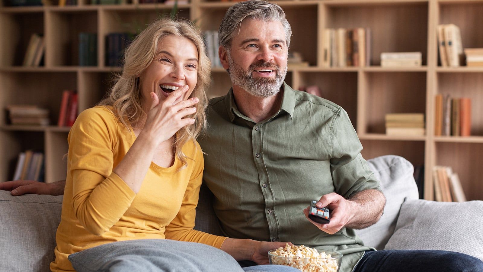 10 Quiet habits of couples who actually like each other after 20 years