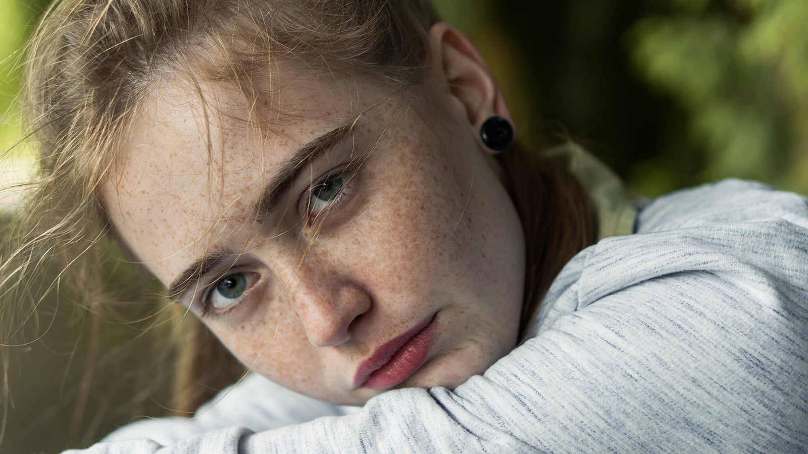 Adults who constantly apologize for speaking aren’t lacking confidence — they’re running a childhood protocol that treated their emotions as interruptions to the adult signal