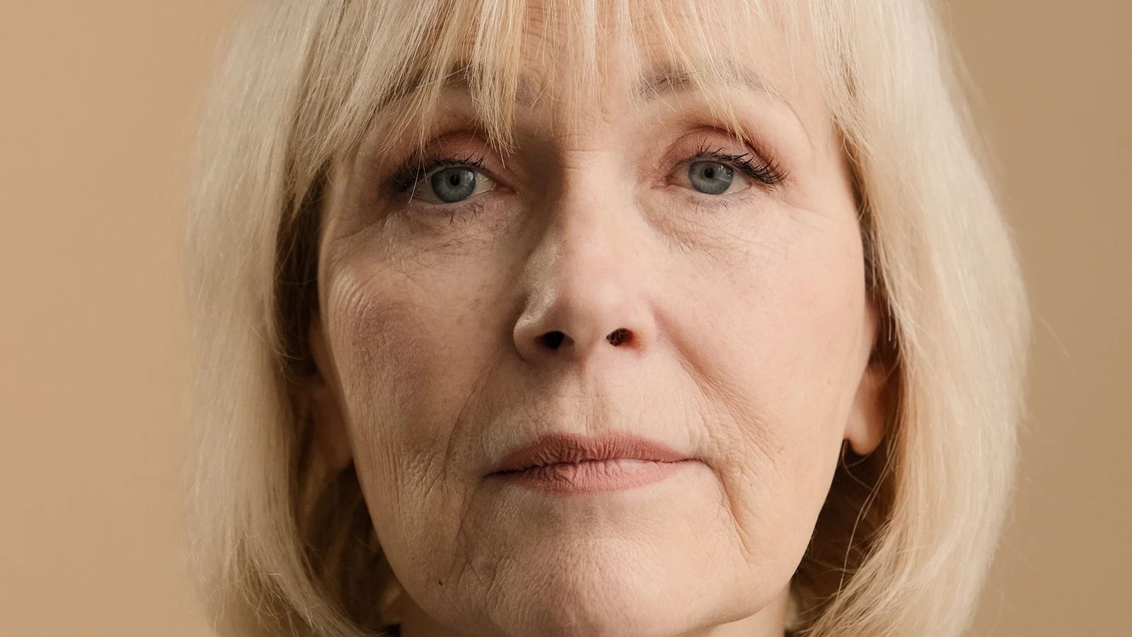 The loneliest people in their 70s often aren’t the ones who never had friends, they’re the ones who had many and slowly realized that being everyone’s reliable one had quietly cost them being anyone’s known one