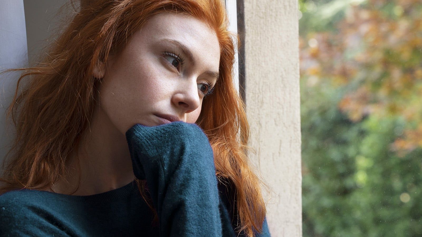 Psychology says adults who keep everyone at a distance often aren’t loners by nature, they learned as children that being open invited harm, and they’ve spent years building a life sealed off from the closeness they actually crave