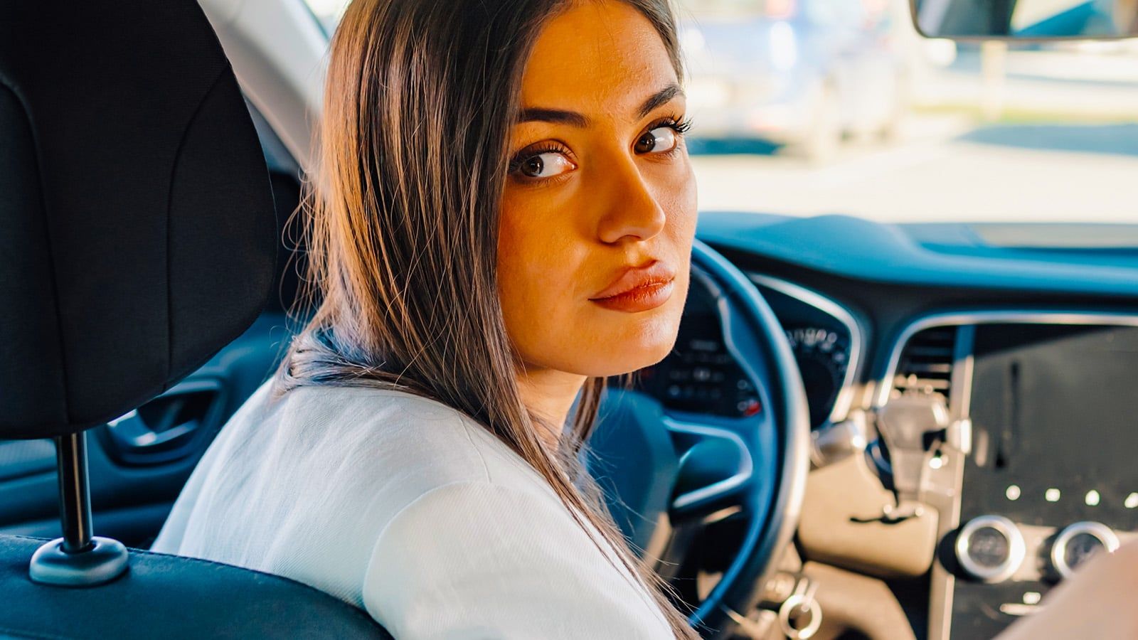 Psychology says people who back into every parking spot aren’t showing off — they’re unconsciously keeping an exit ready, a small daily insurance against feeling trapped that most people never think to name