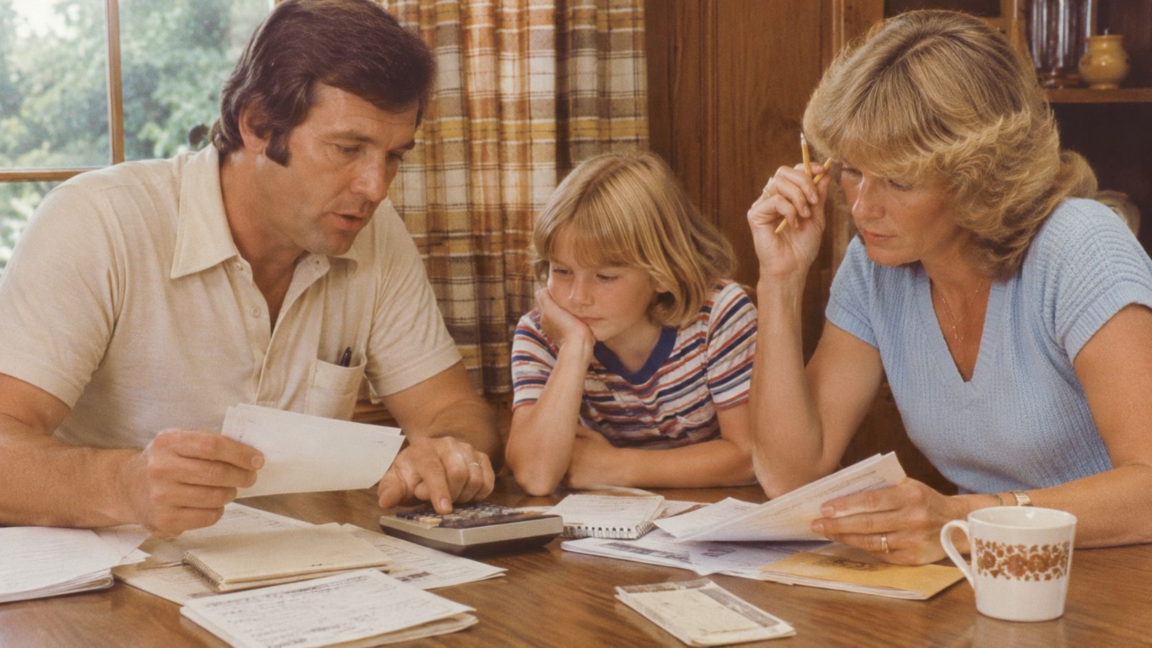 People raised by boomer parents in the 70s and 80s have 10 specific financial instincts that most younger adults never got taught