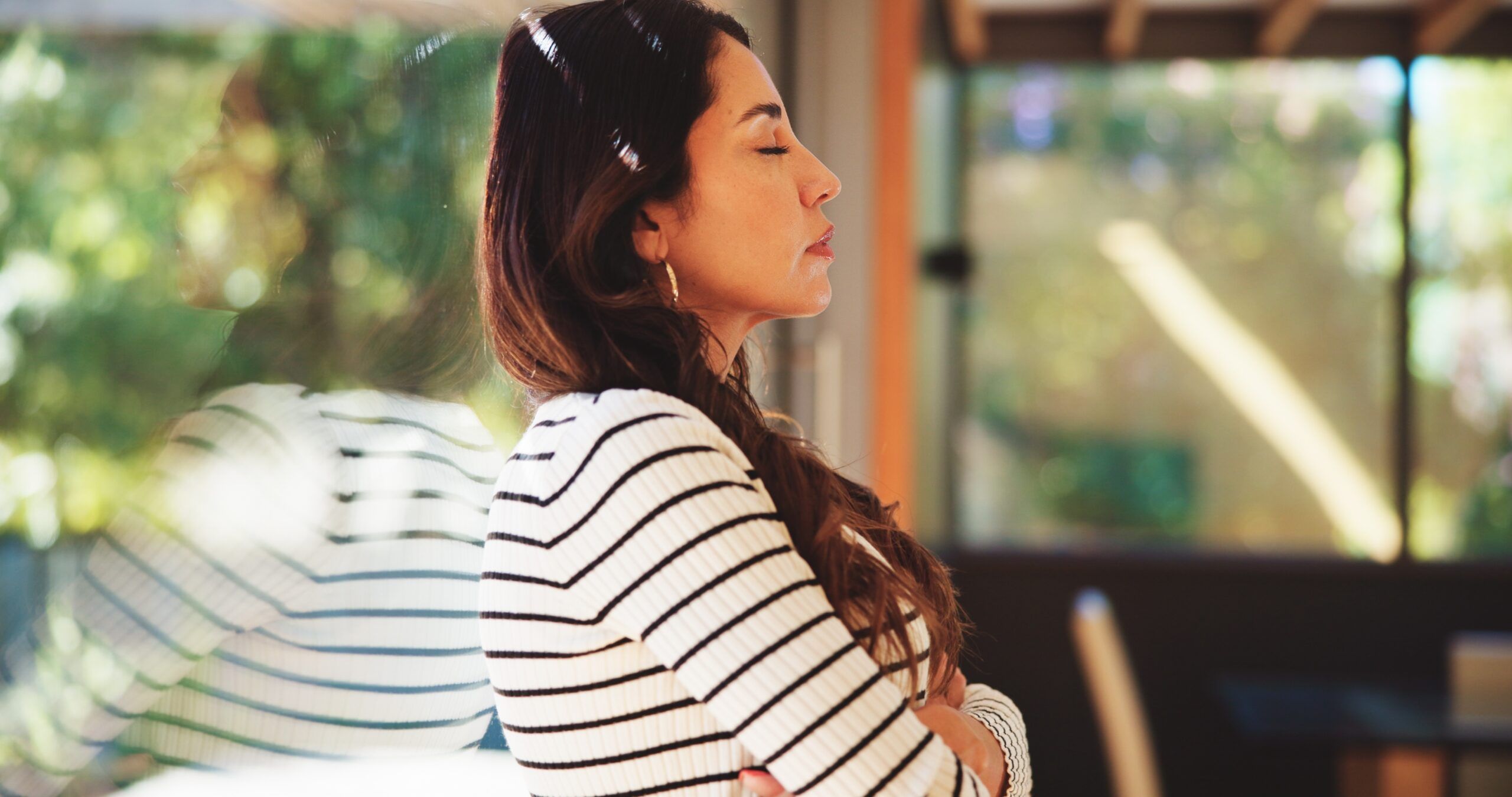 Psychology Says People Who Are Proudly Independent Rarely Notice These 11 Warning Signs That Their Self-Reliance Is Becoming Self-Isolation