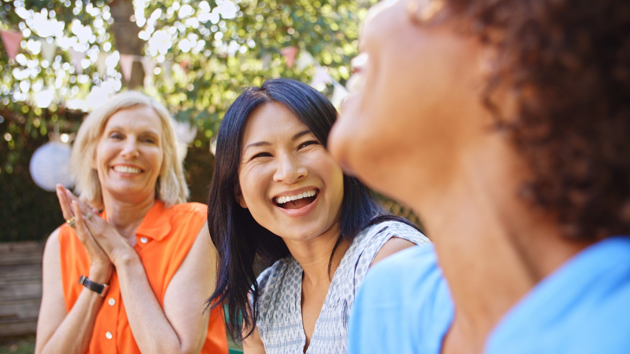 Why The “Friend Group” Is A Myth That Most Adults Outgrow By Age 40—And What Replaces It For The Truly Happy