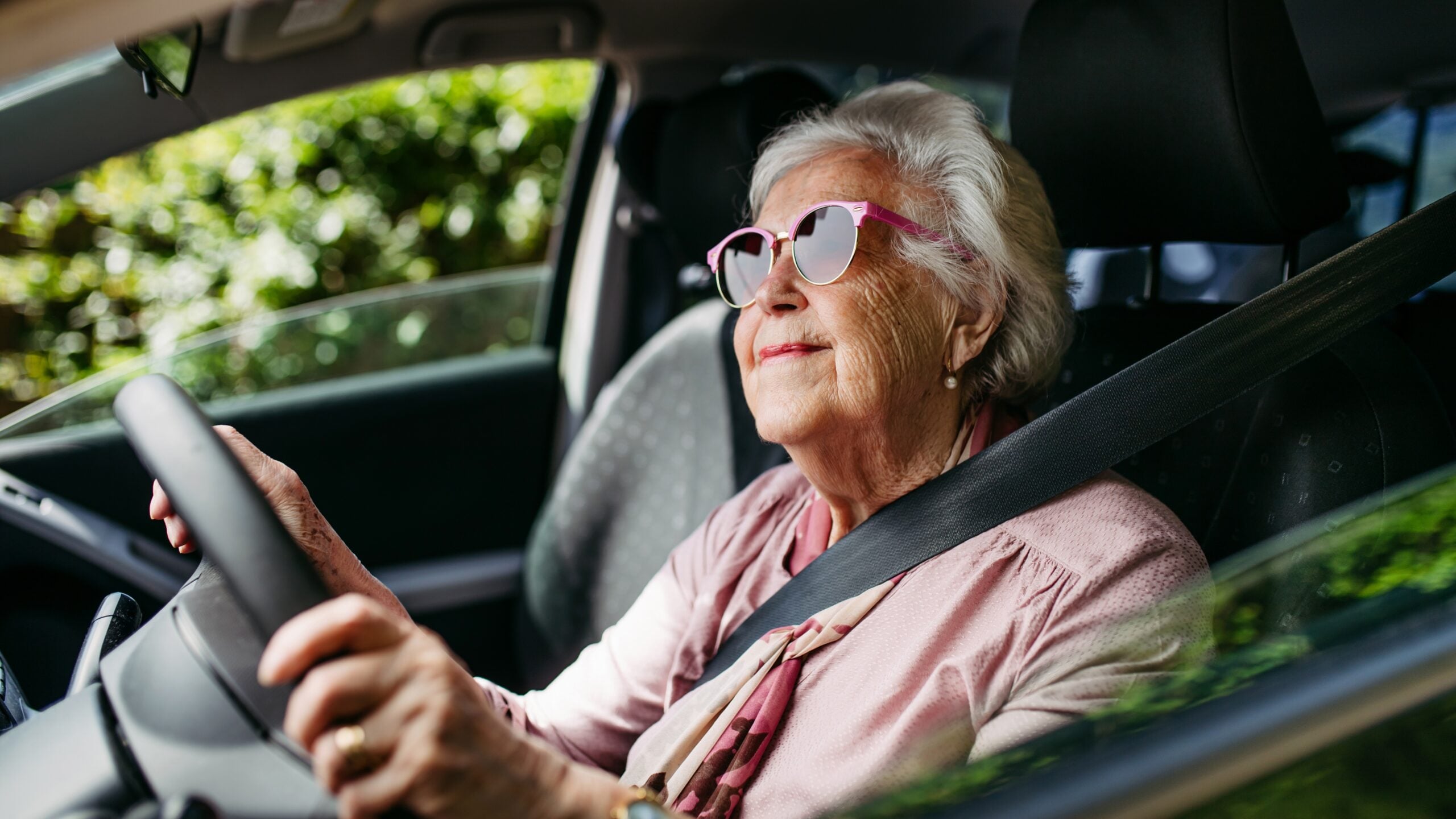 People who insist on doing everything themselves well into old age aren’t just stubborn—they’re protecting something deeper, and it reveals itself in 10 quiet choices about control
