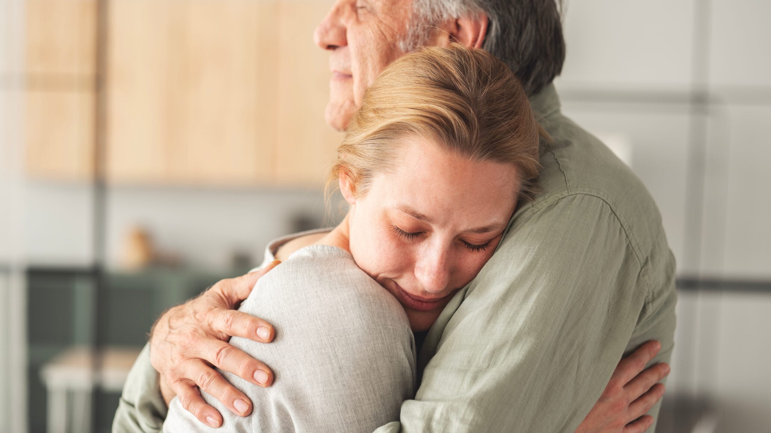 The hardest part of watching your parents age isn’t when they struggle; it’s these 9 moments when they pretend not to