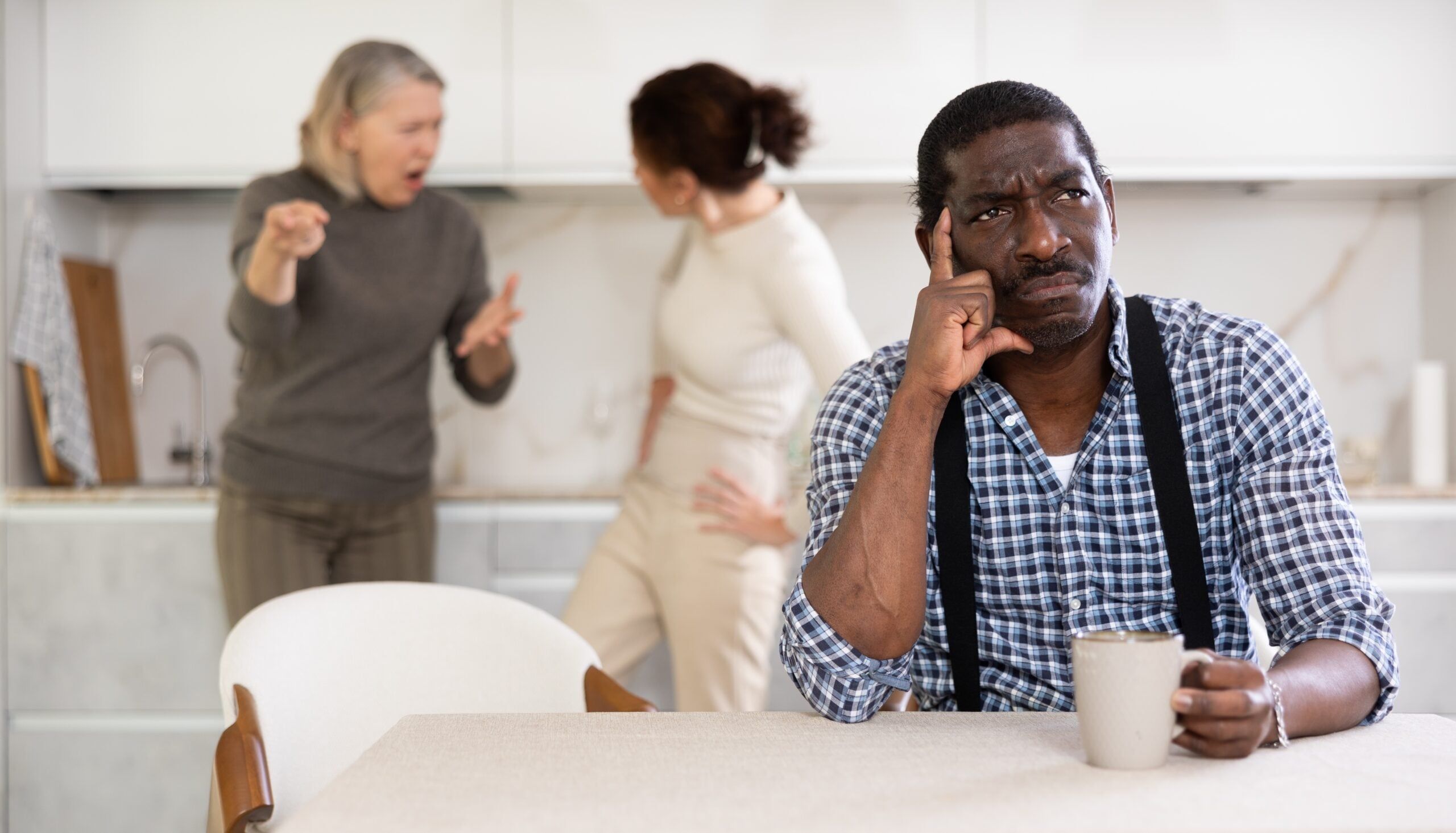Why Men In Their 40s Suddenly Feel Like Strangers In Their Own Homes: 10 Common Factors