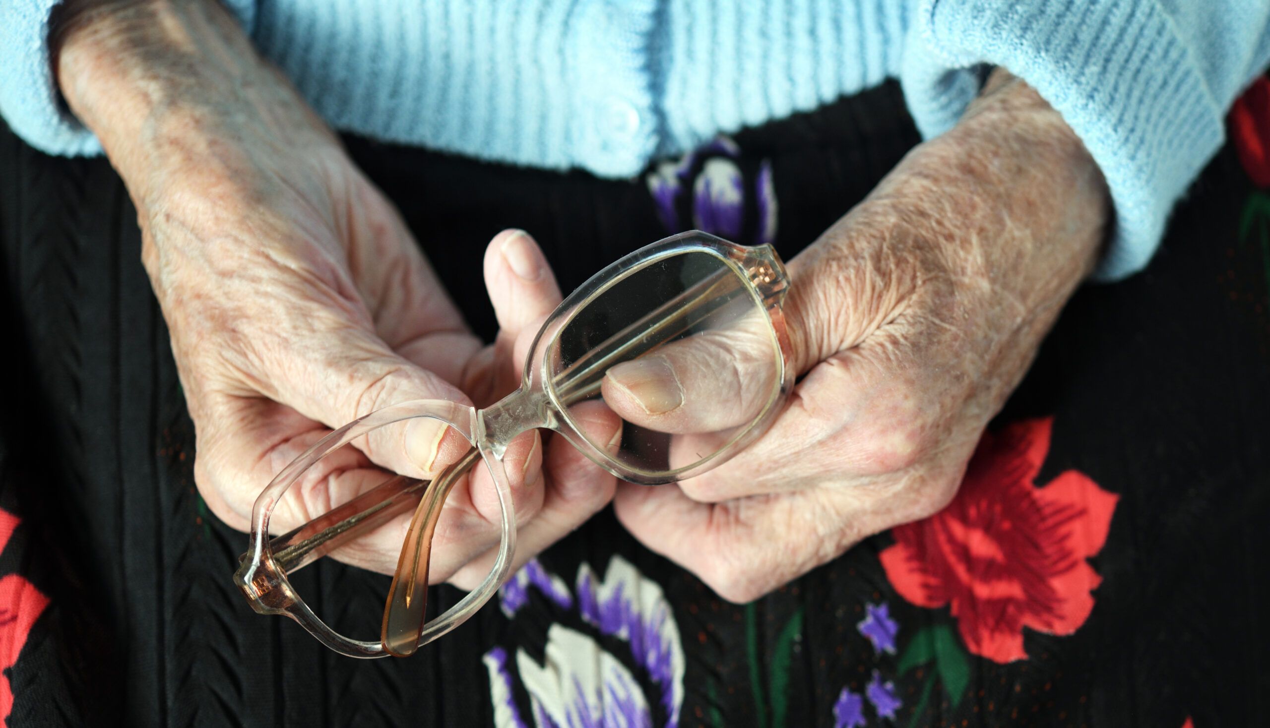 People in their 90s tend to agree on these surprising regrets—and they’re not about money or success, but 10 things most people in their 30s are still chasing hard