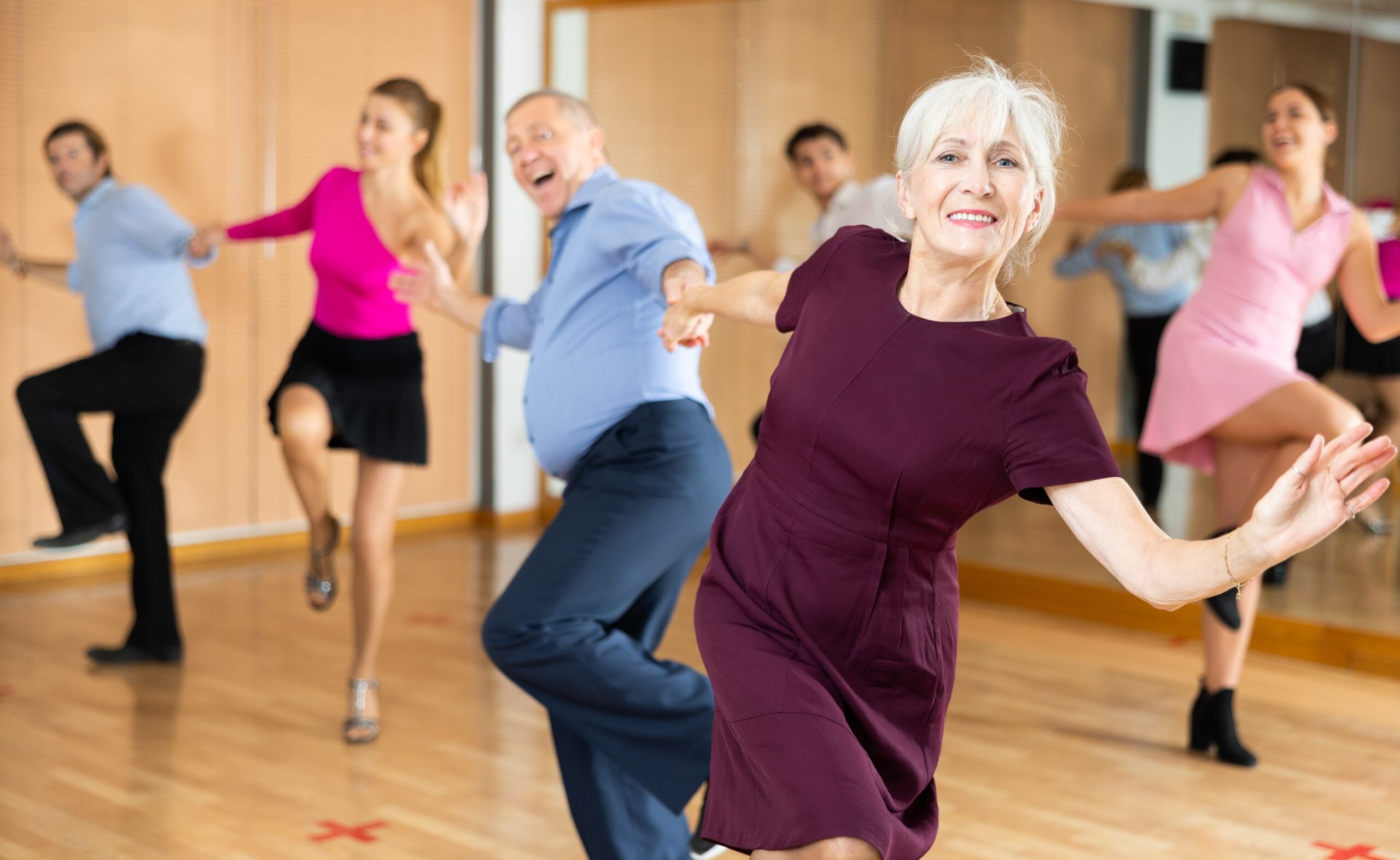 8 Signs A Person Is Aging With Boundless Joy (And The Habits They Left Behind In Their 50s)