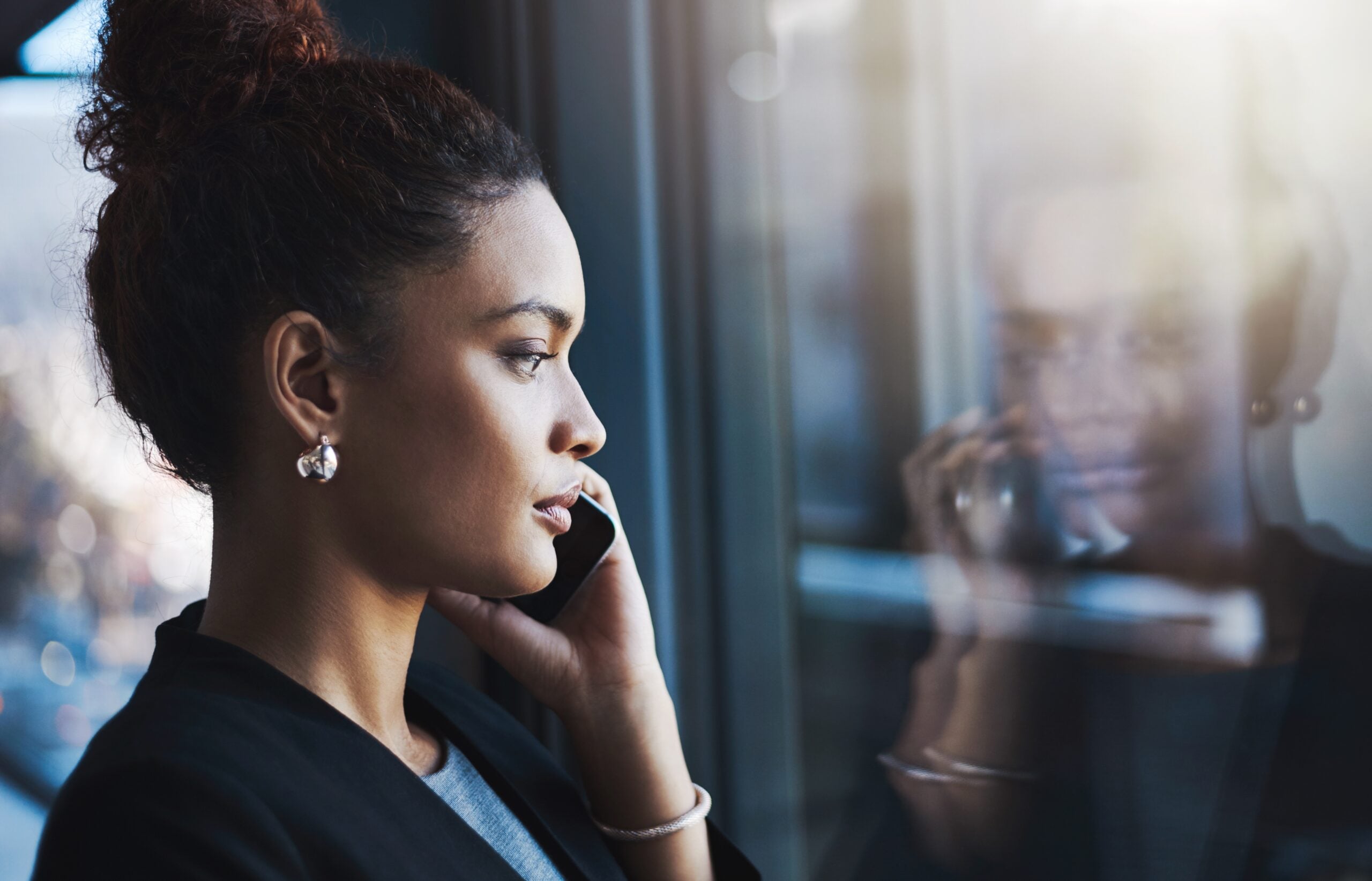 Psychology says people who never cry in front of others aren’t emotionless—they just don’t feel safe letting anything break open