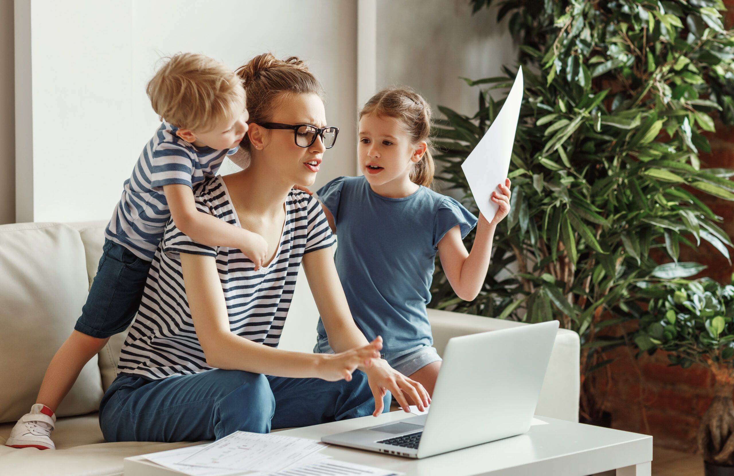 If You Don’t Have Anyone To Help You With Childcare Or “Emergency” Runs, You’ve Mastered These 11 High-level Logistics.