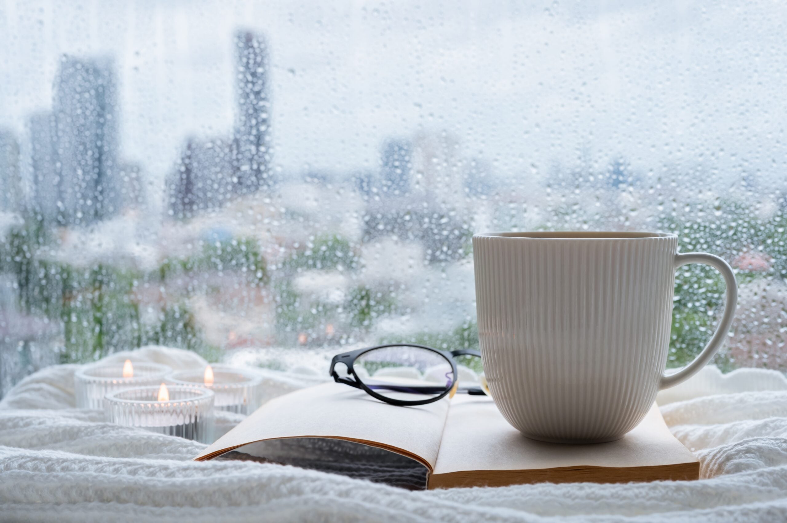 If you can go an entire weekend without talking to anyone and feel fine, it’s not necessarily a red flag, it’s a form of self-sufficiency—because being comfortable alone requires a kind of internal stability most people haven’t developed