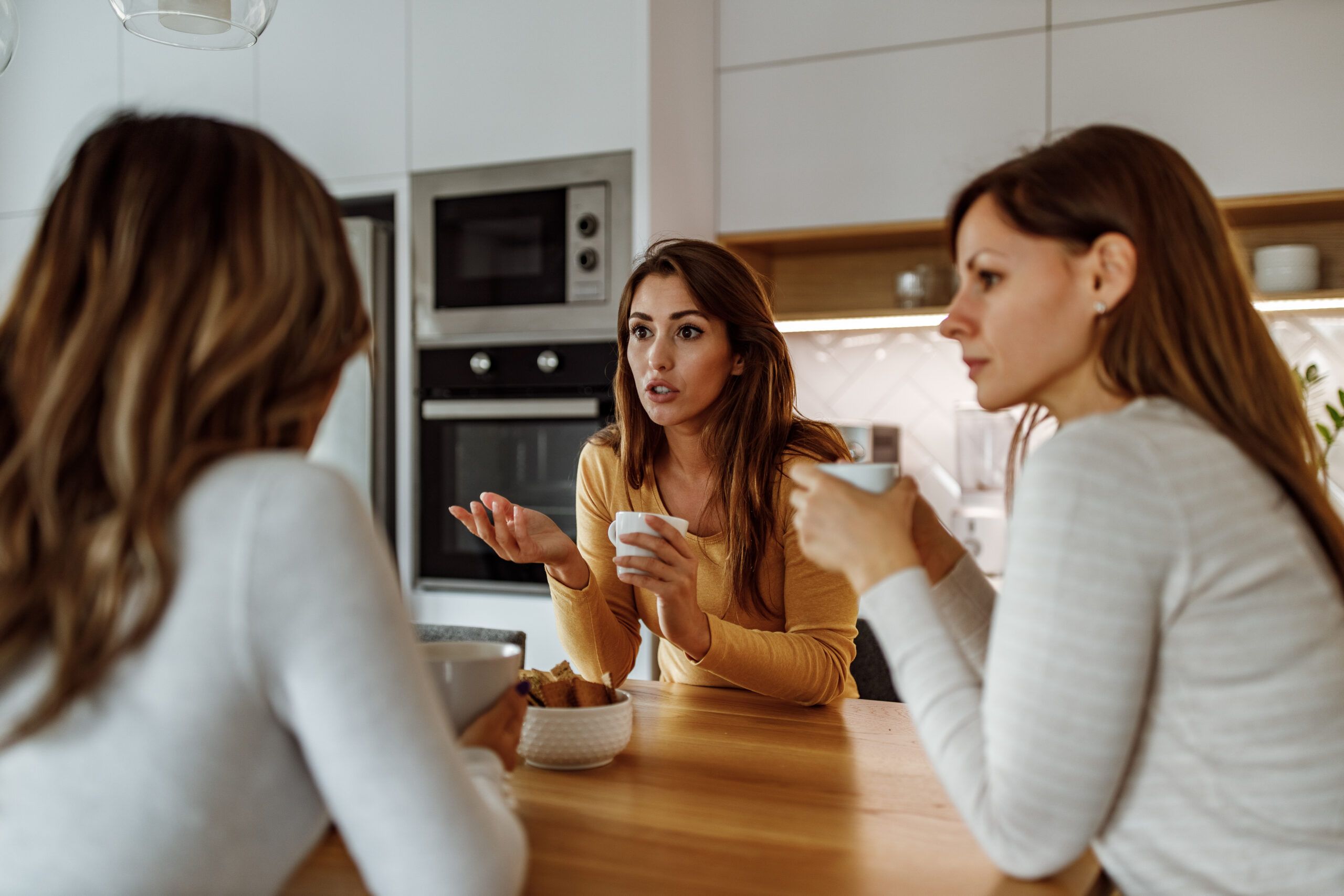 11 Subtle Micro-Behaviors That Reveal Someone Is Secretly Judging You