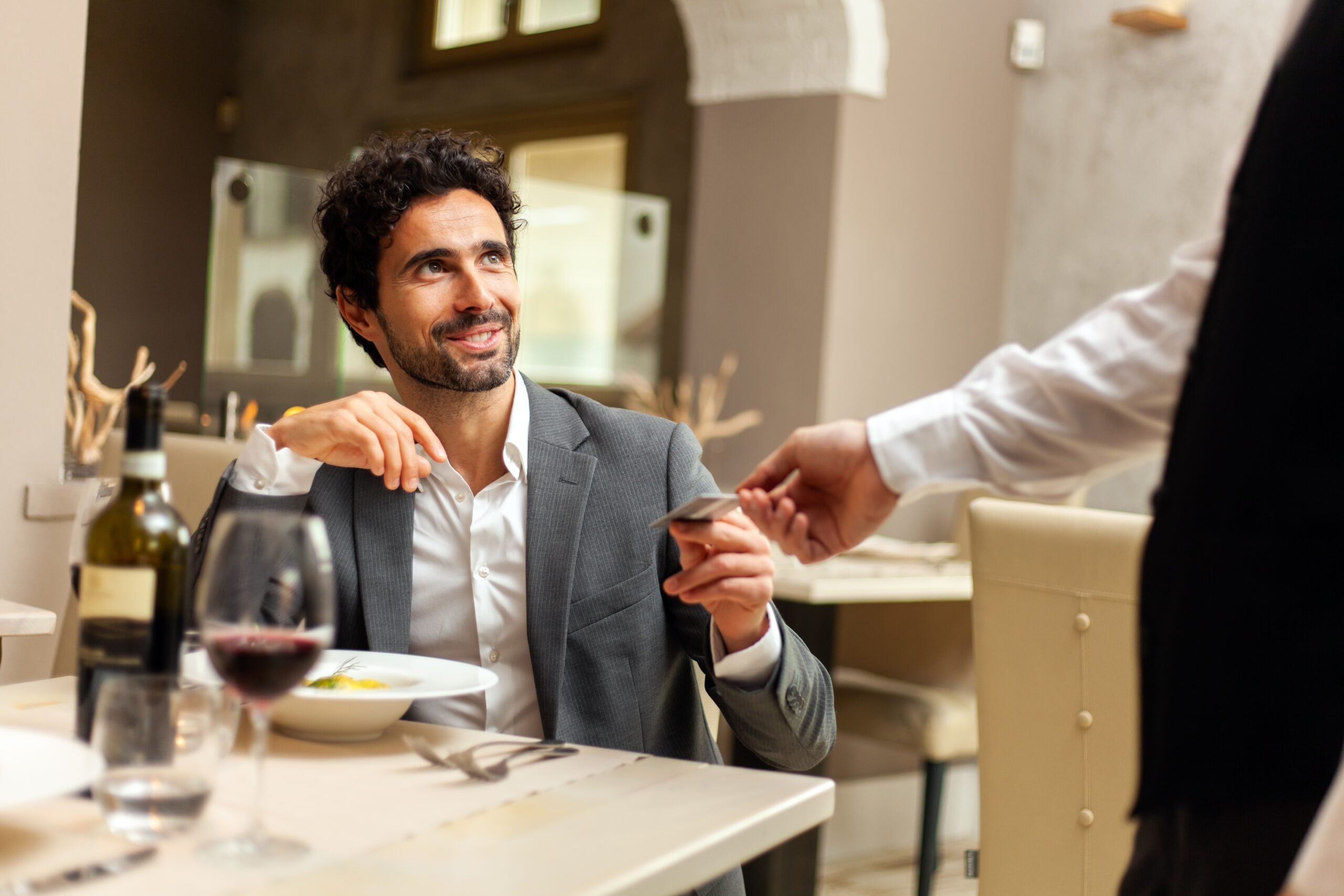 10 subtle indicators someone is wealthy—even when they don’t act like it