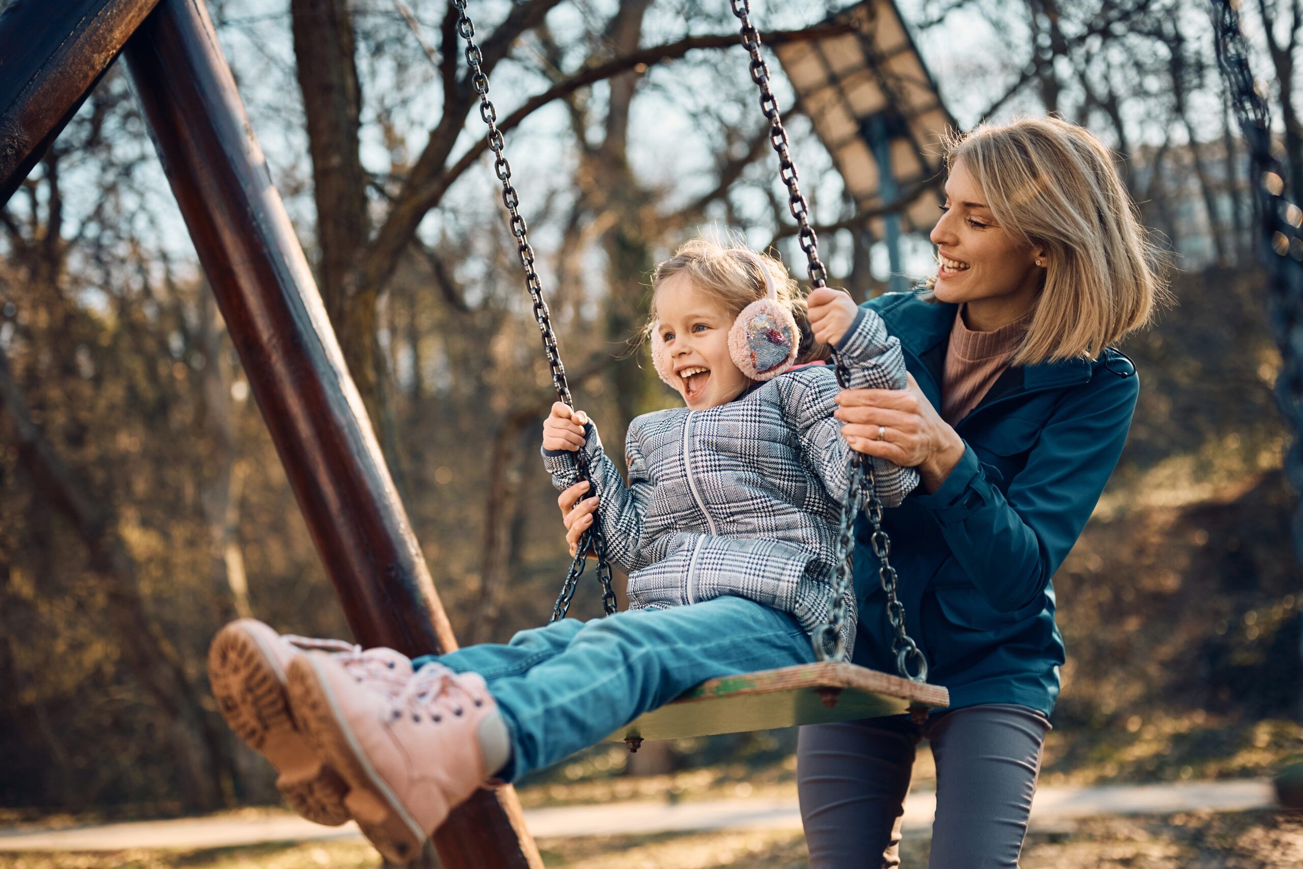 People who never had a “good mother” but want to be loving parents often share these 13 specific ways of nurturing their own kids