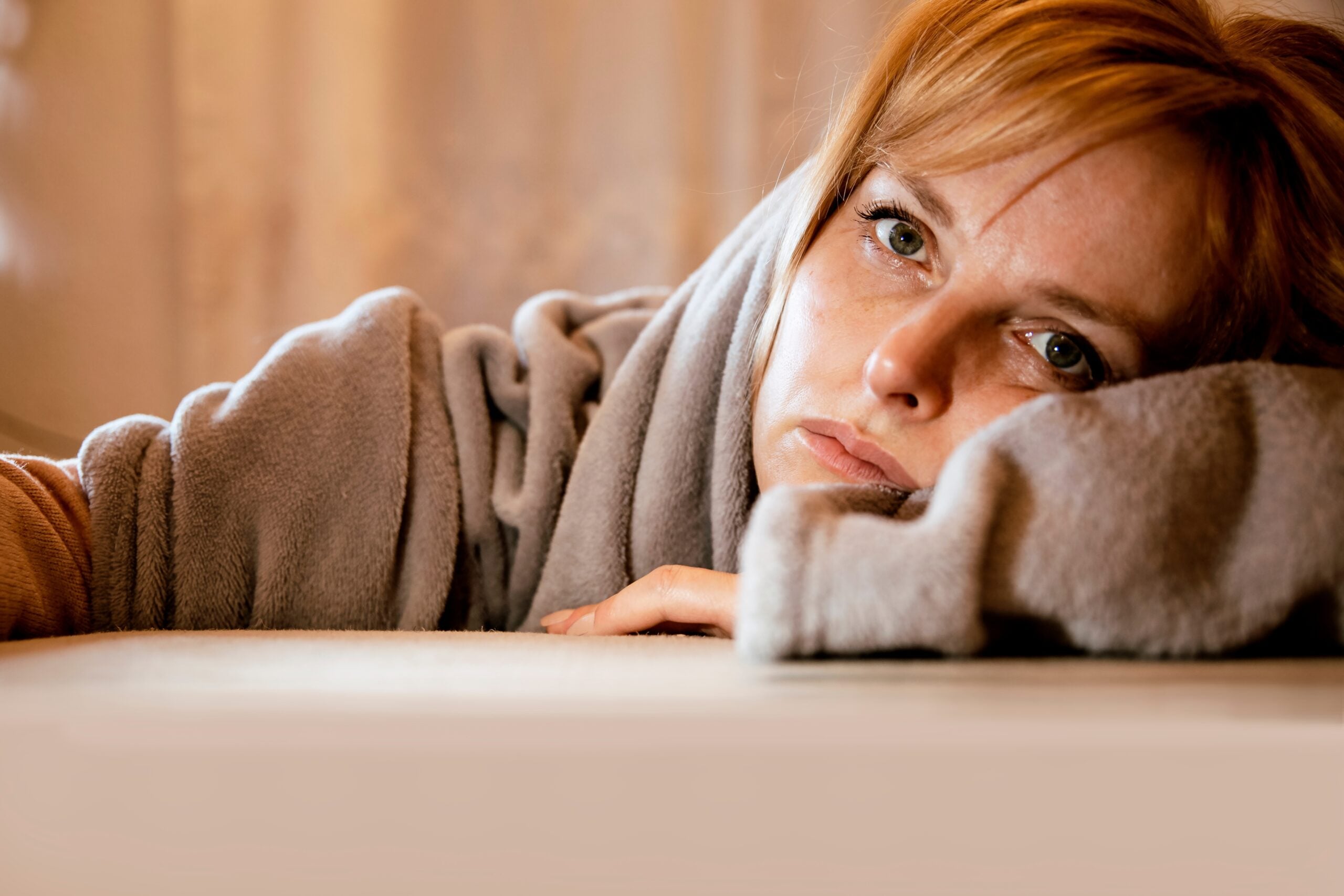 9 Subtle Signs Someone Is Very Lonely—Even While Insisting They’re Okay