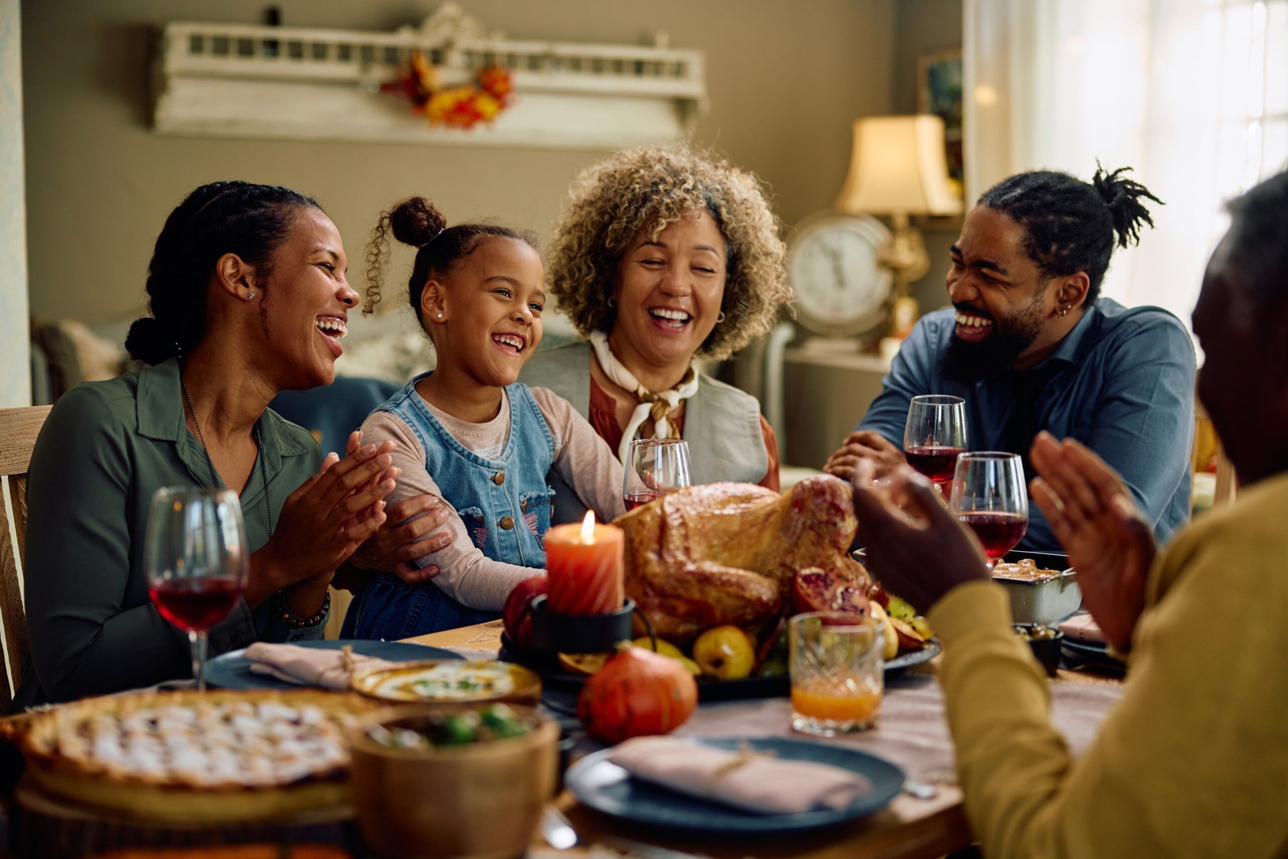 Parents Who Retain Their Children’s Respect Well Into Adulthood Consistently Avoid These 8 Behaviors