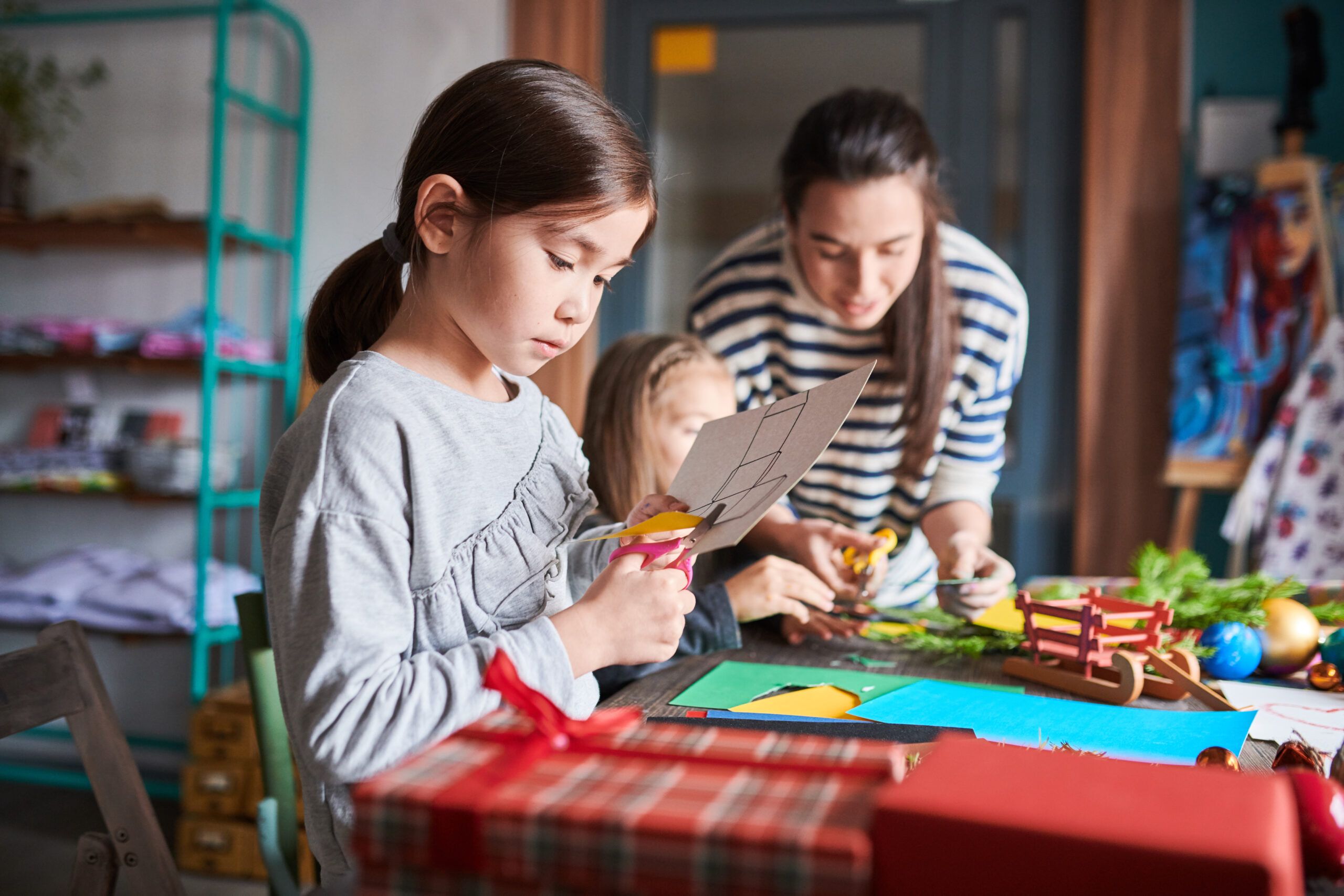 If you were raised in a working class family, you’re probably carrying some ideas into adulthood that success doesn’t erase—and they show up in these 10 ways
