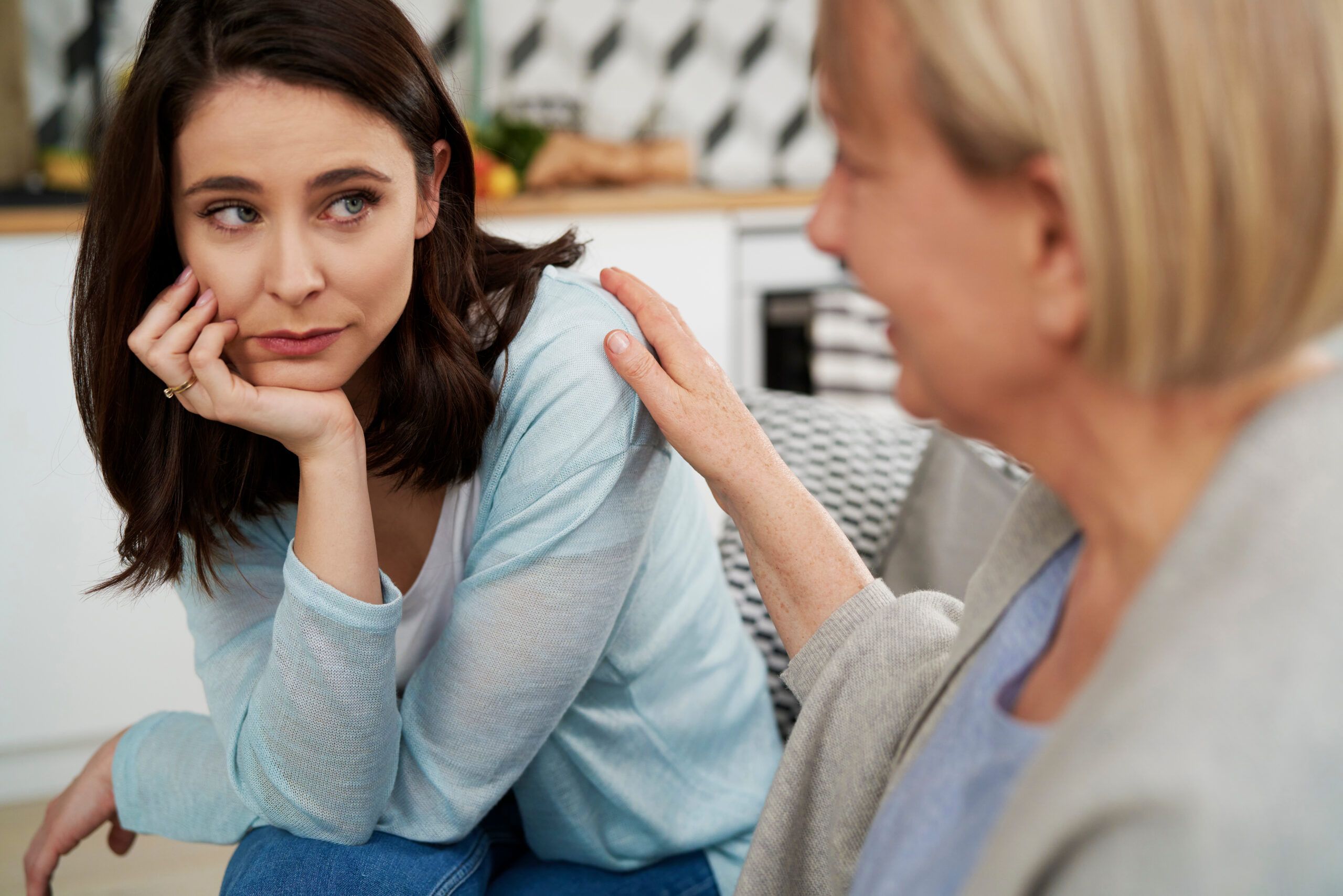 When adult children seem “too busy” to connect, the issue usually isn’t time—psychologists say it’s often one of these 10 patterns