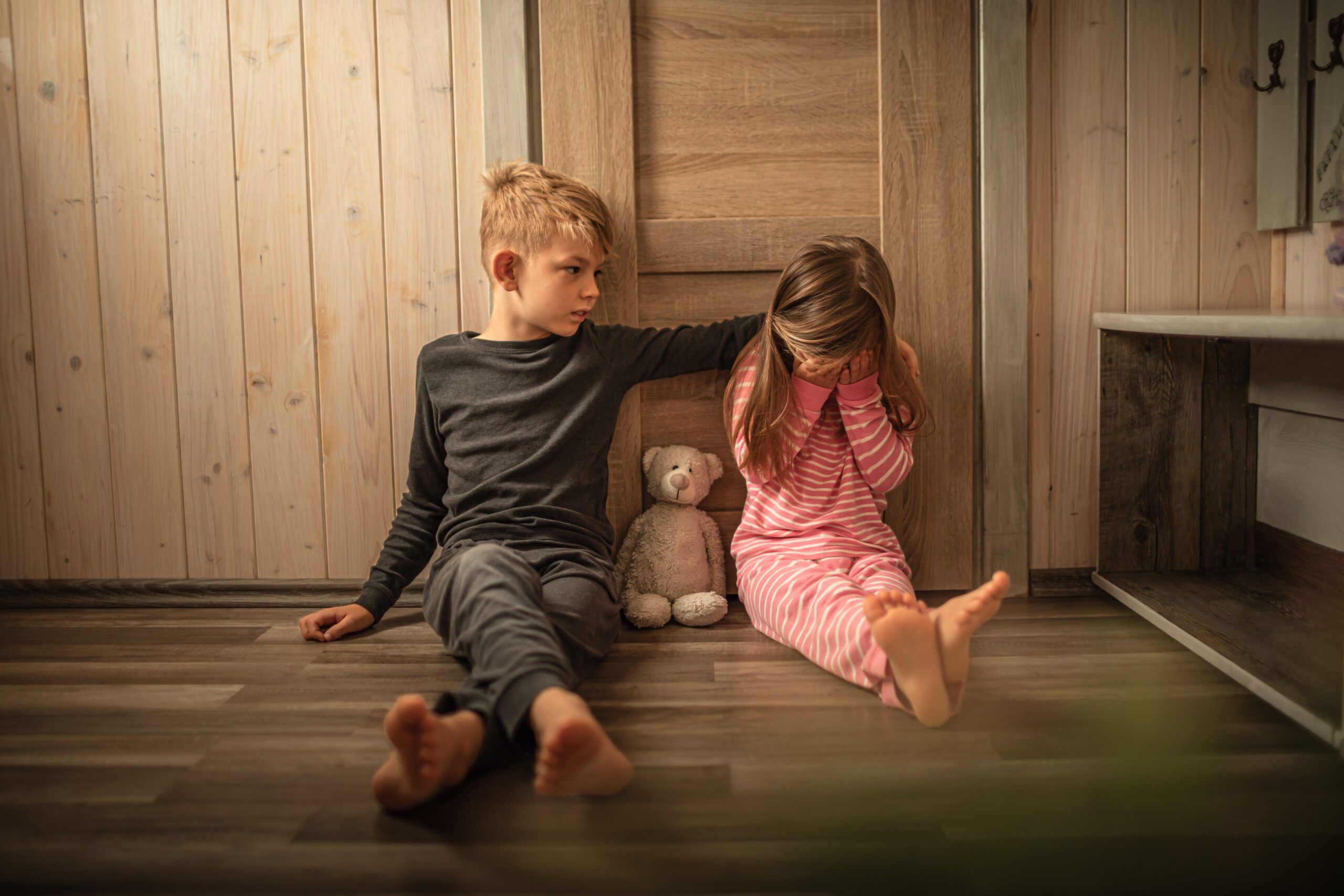 If you grew up in an unstable home, that doesn’t just disappear—these 10 patterns tend to follow in adulthood