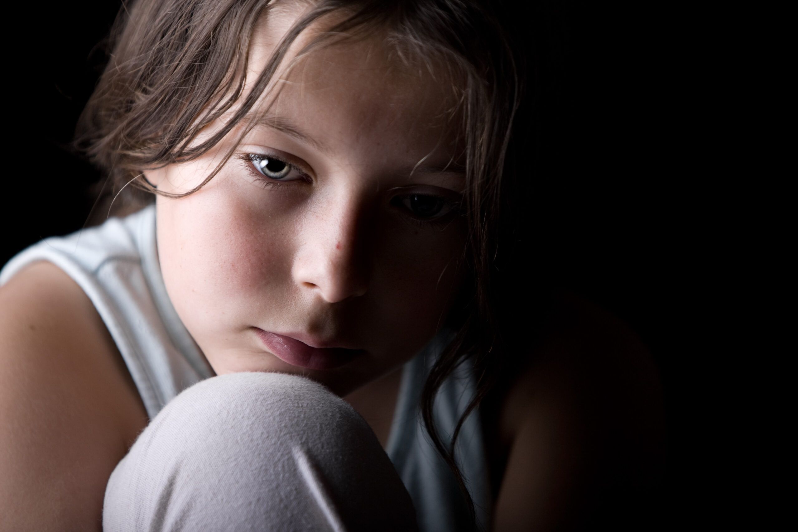 Psychologists say people who deal with their hardest moments quietly often learned these 12 survival lessons far too young