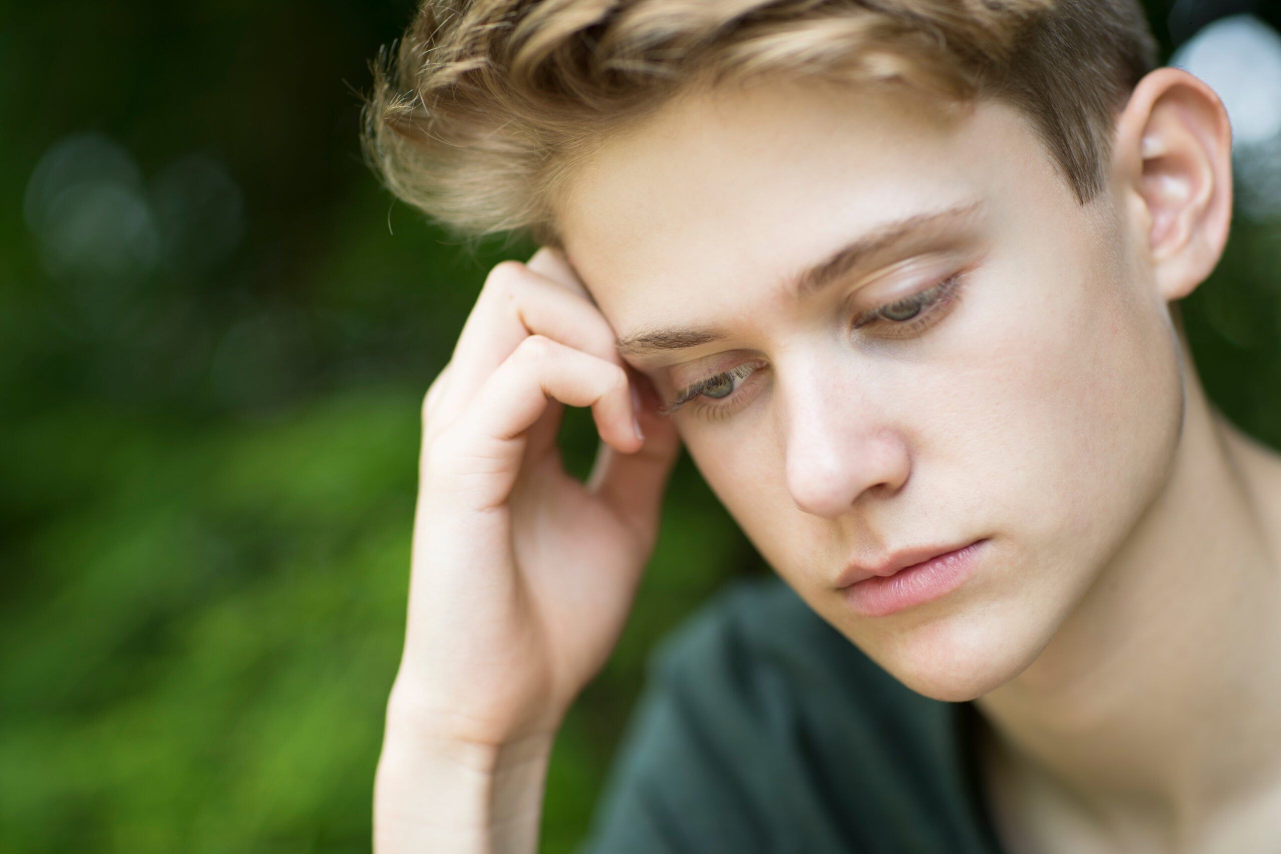 Adults who were labeled “too sensitive” as children often adapt in similar ways—and those adaptations show up in 9 communication patterns where they minimize themselves