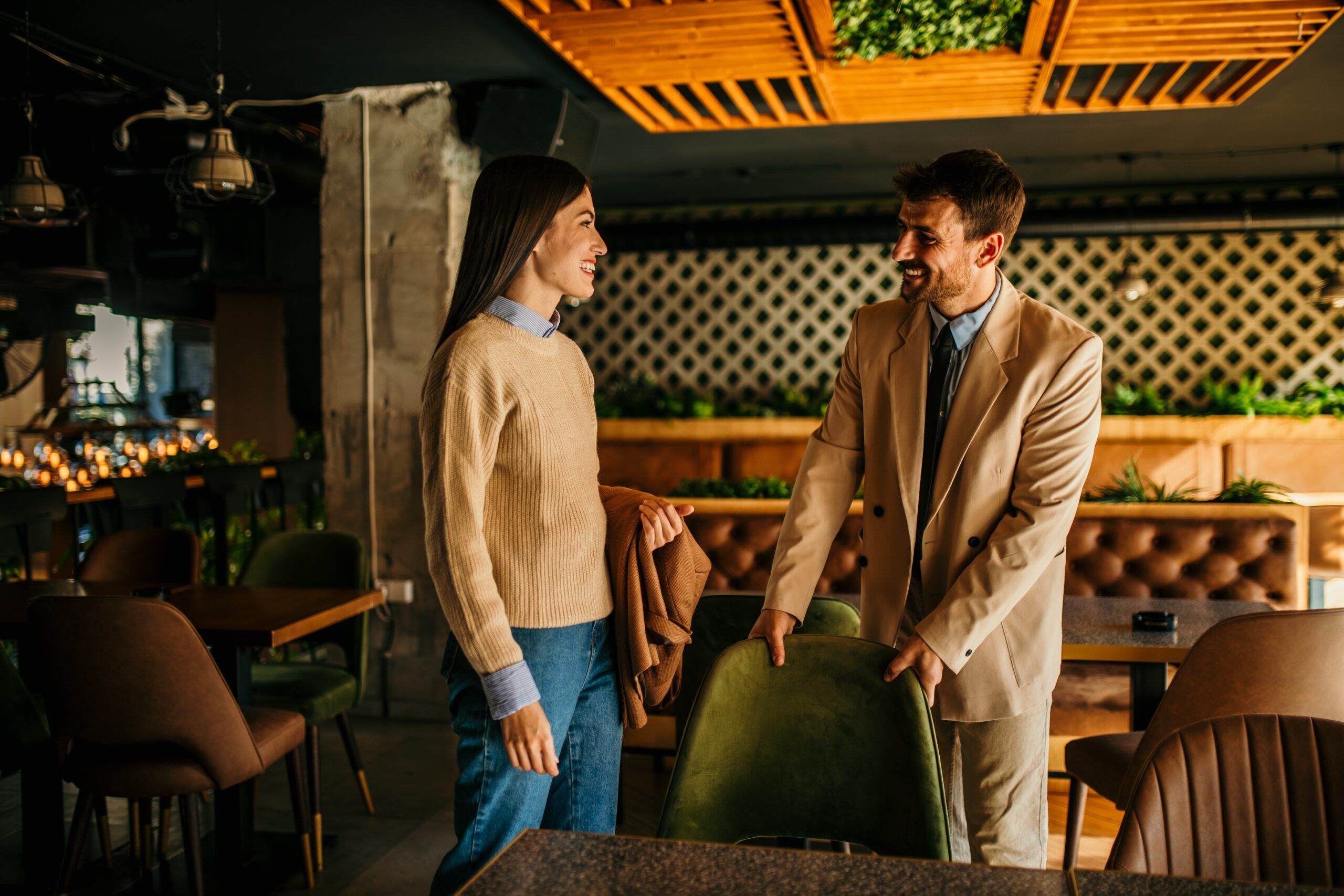 People who push their chair in without thinking aren’t just polite—these habits reveal how they move through the world