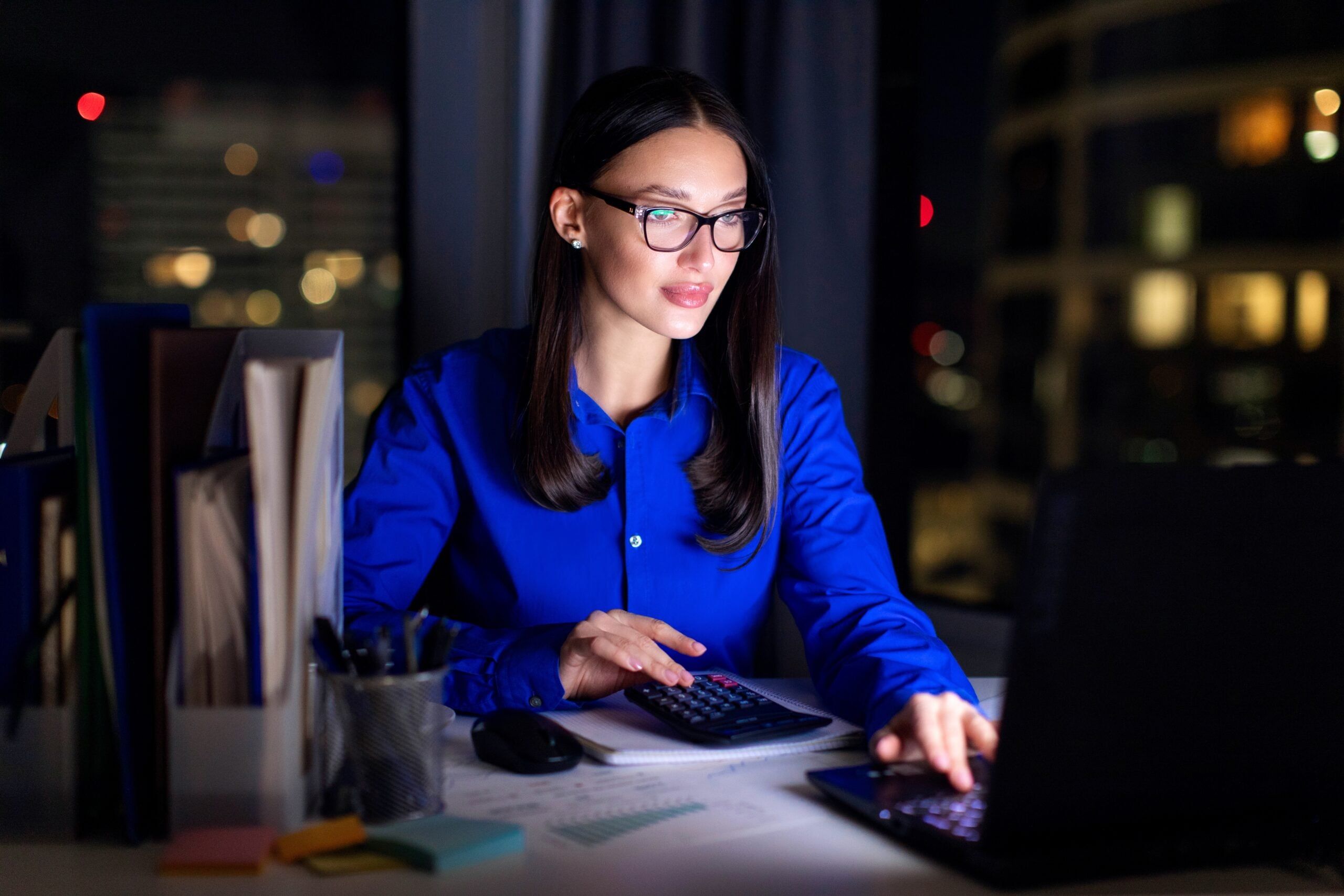 Psychology says people who come alive at night often share these traits linked to overthinking, creativity, and emotional processing