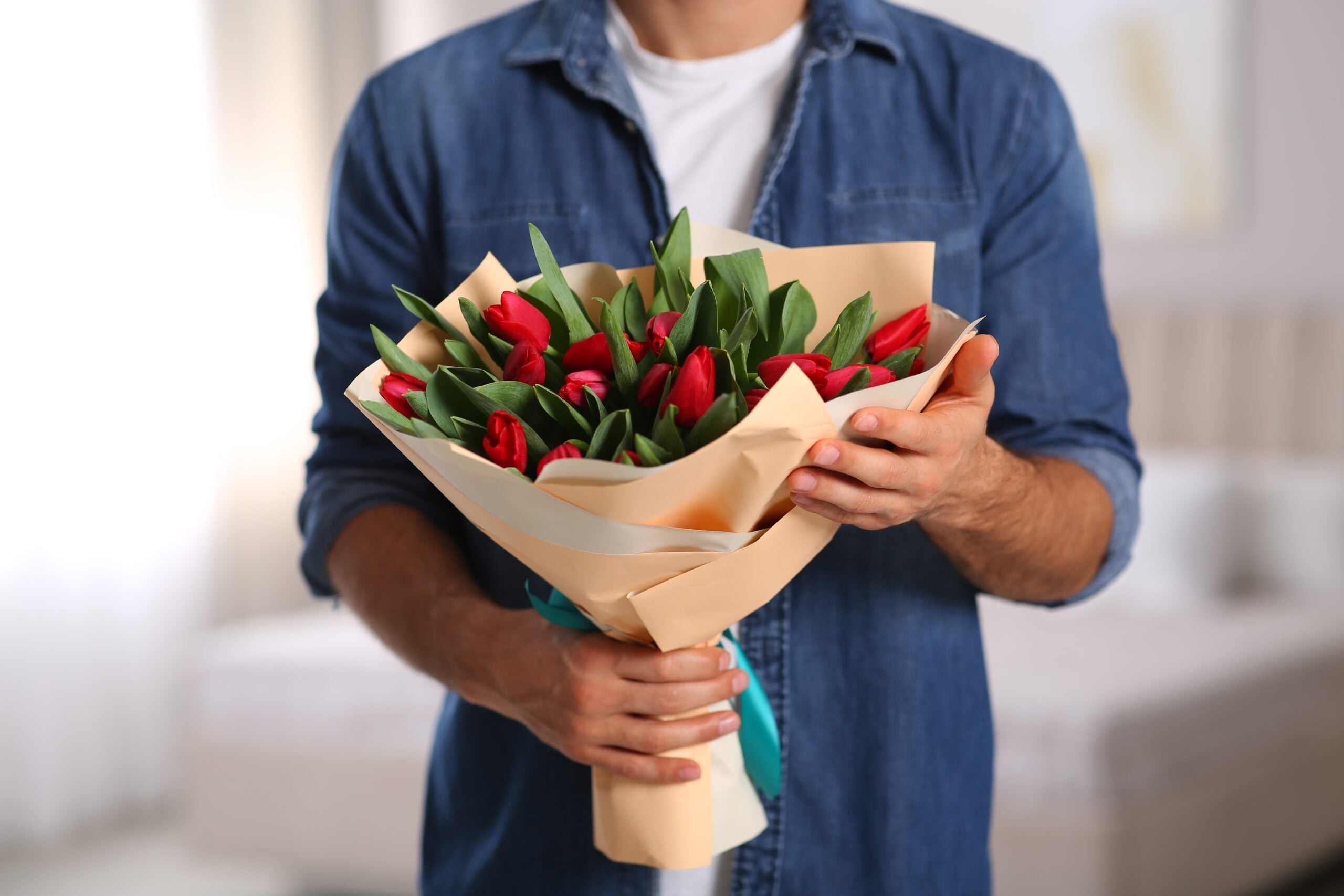 Men who never say “I love you” still show it—these everyday actions are their love language