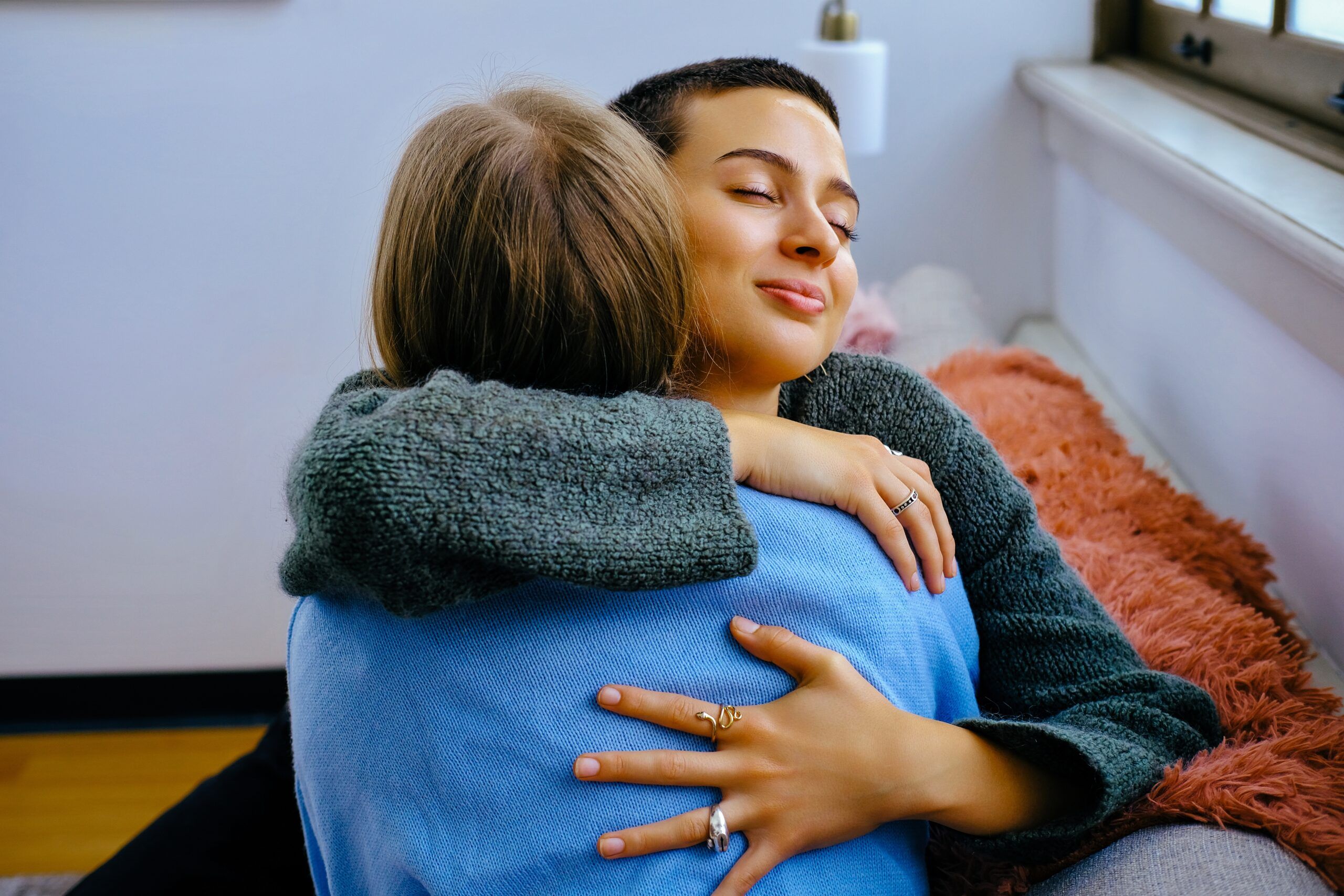 6 small daily habits of people who grew up parentified, most of which look like maturity from the outside but feel like exhaustion from the inside, and which take decades to even recognize as habits at all