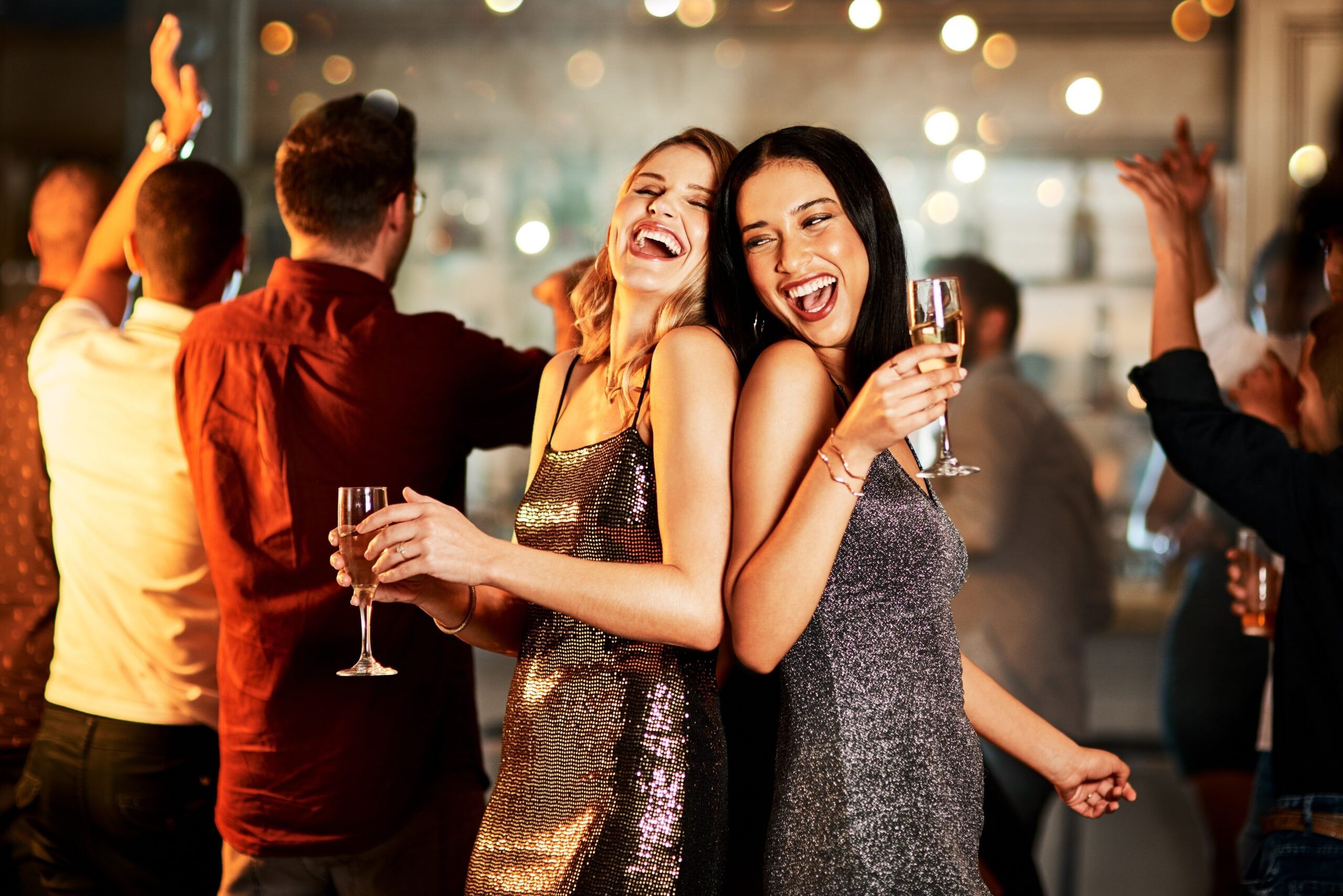 Why some people light up a room even though they’re not “attractive”—and others fade despite looking like a model—comes down to these 10 non-physical traits