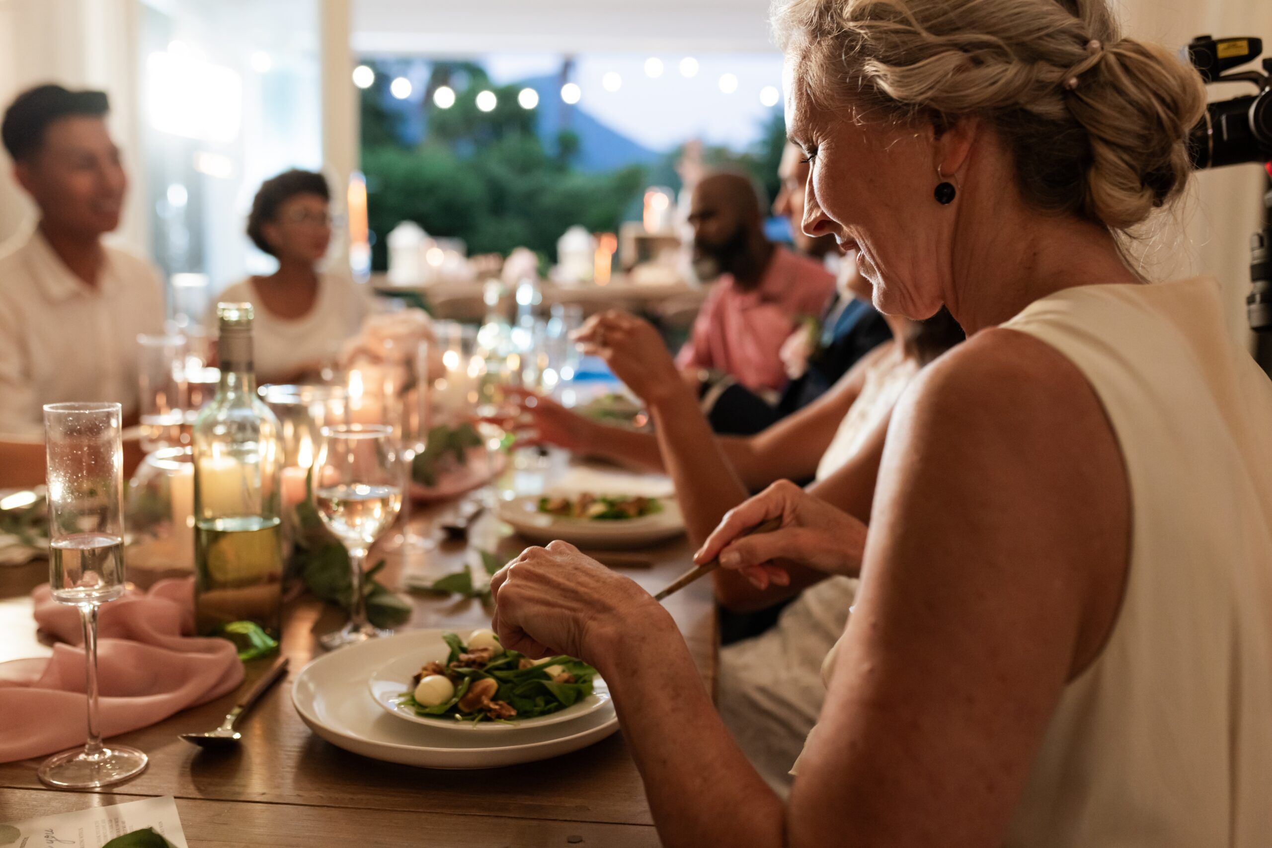 10 Compliments You Should Never Give Wealthy People Because They’re Painfully Revealing About Your Upbringing
