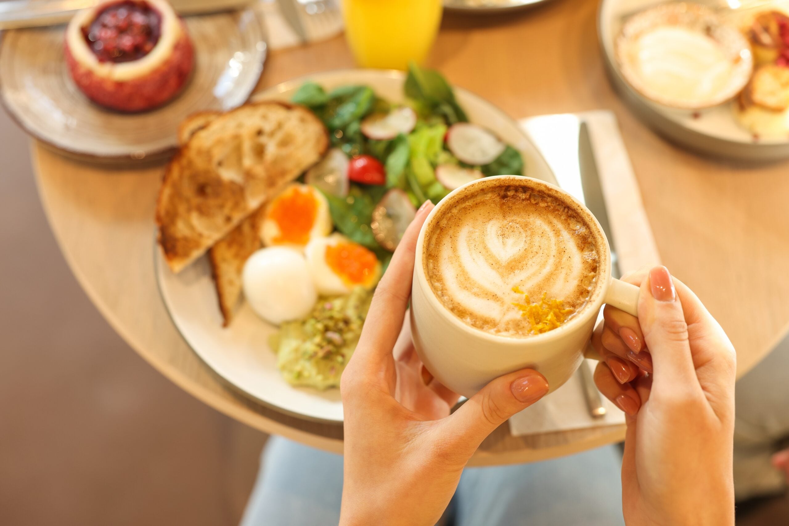 Psychology says people who eat slowly during meals often display these 9 traits connected to presence and awareness